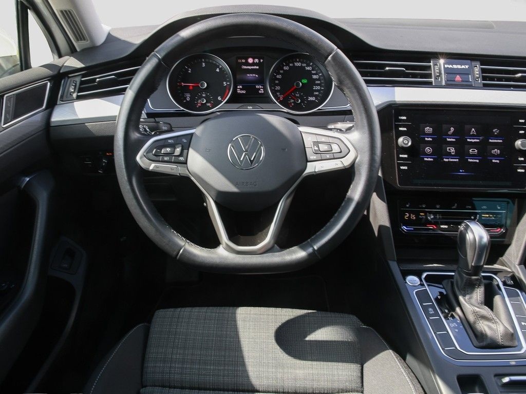 Volkswagen Passat Variant 2.0 TDI DSG Business *LED*Navi*Ap foto 13