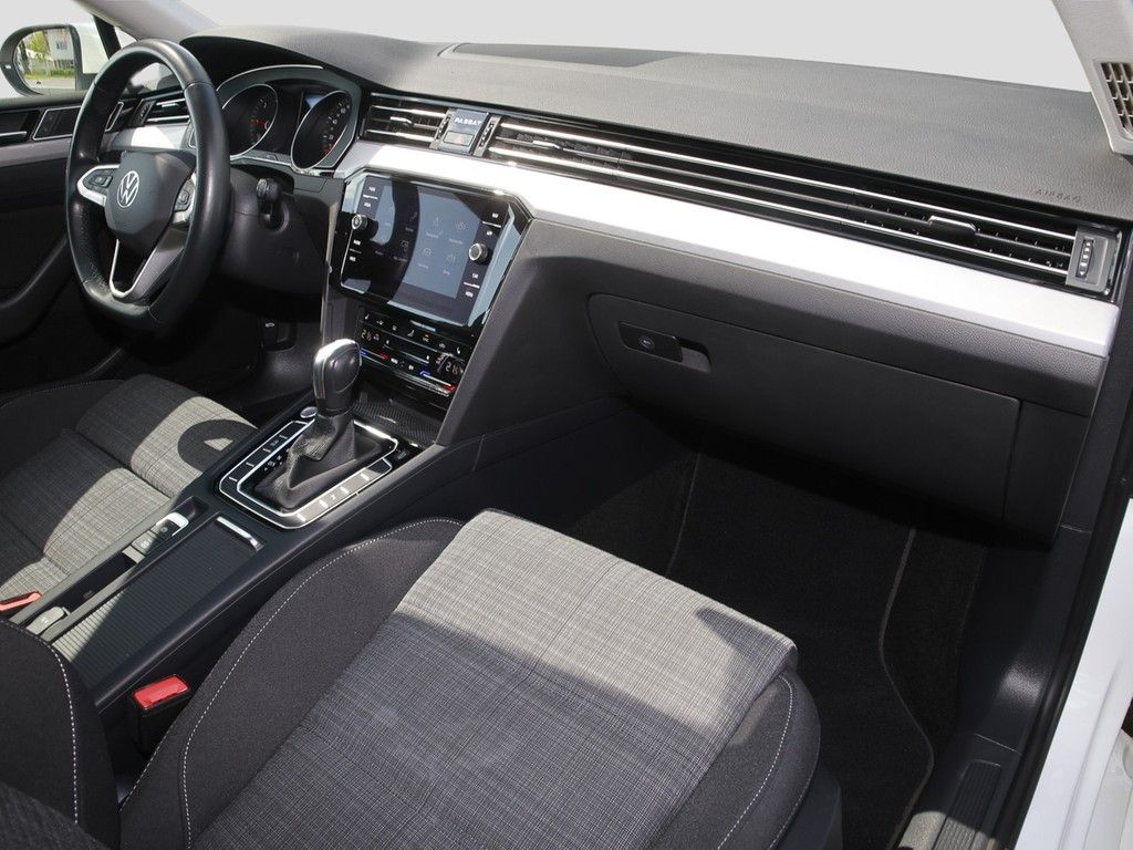 Volkswagen Passat Variant 2.0 TDI DSG Business *LED*Navi*Ap foto 8