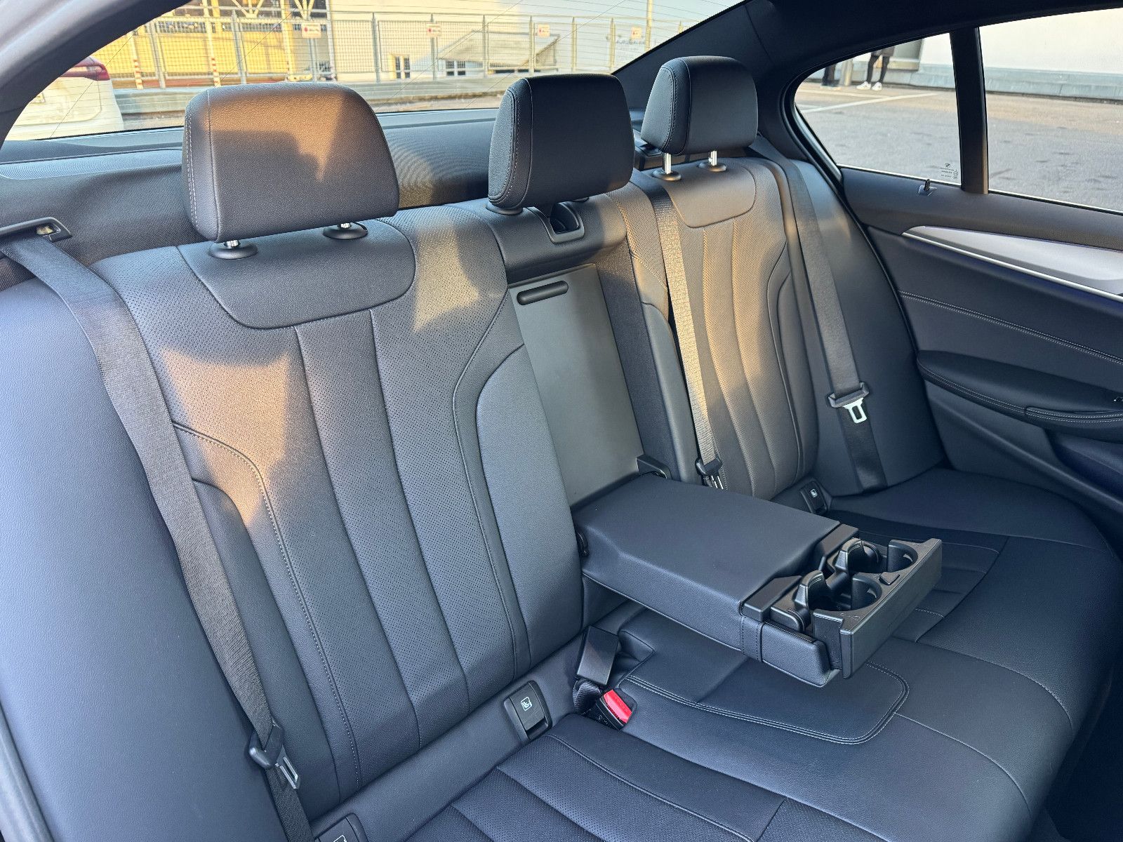 BMW 520 d Aut. AHK/LEDER/LED/NAVI/KAMERA/ALU foto 13