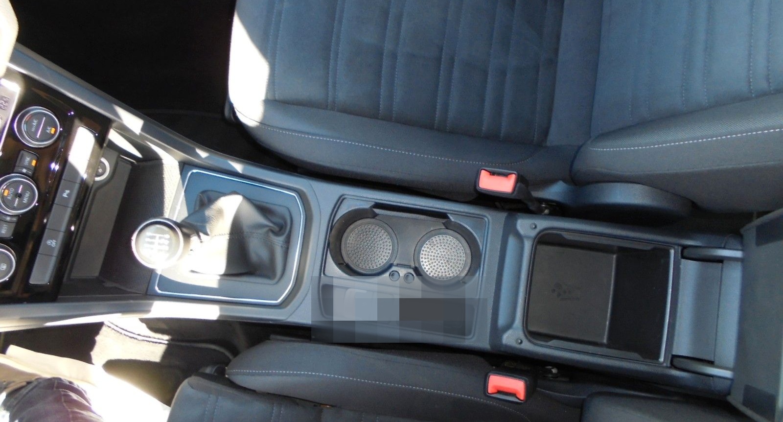 Volkswagen Touran 1,6TDi 6-Gang, Navi,Sitzheizung vorn,PDC foto 12