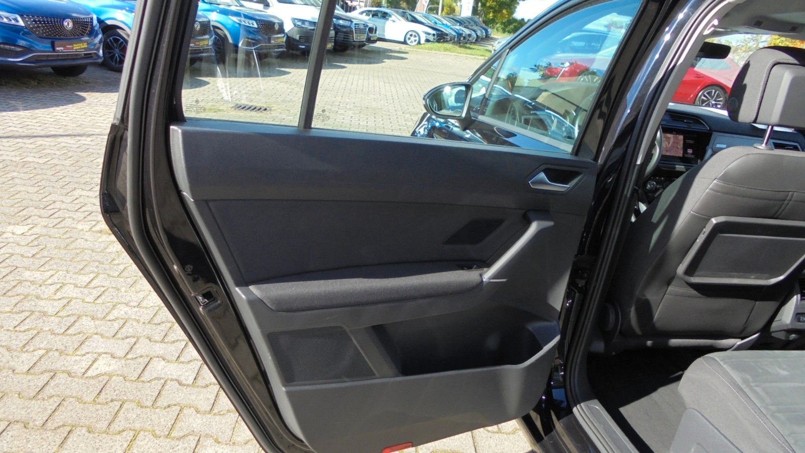 Volkswagen Touran 1,6TDi 6-Gang, Navi,Sitzheizung vorn,PDC foto 23