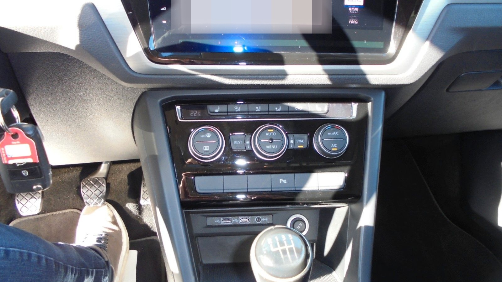 Volkswagen Touran 1,6TDi 6-Gang, Navi,Sitzheizung vorn,PDC foto 10