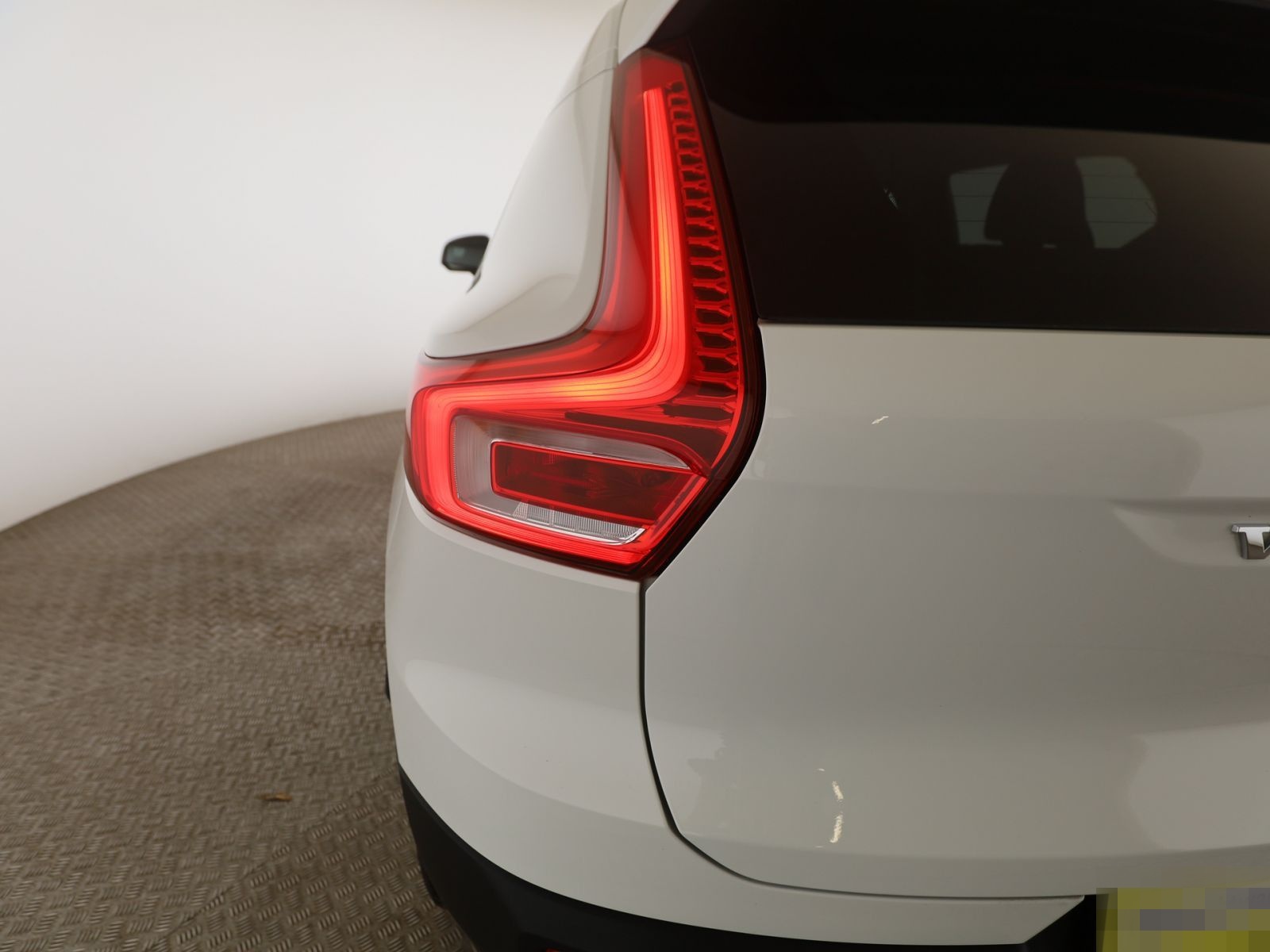 Volvo XC40 D3 Momentum Pro LED+RFK+SitzH+Navi+AppleCar foto 18