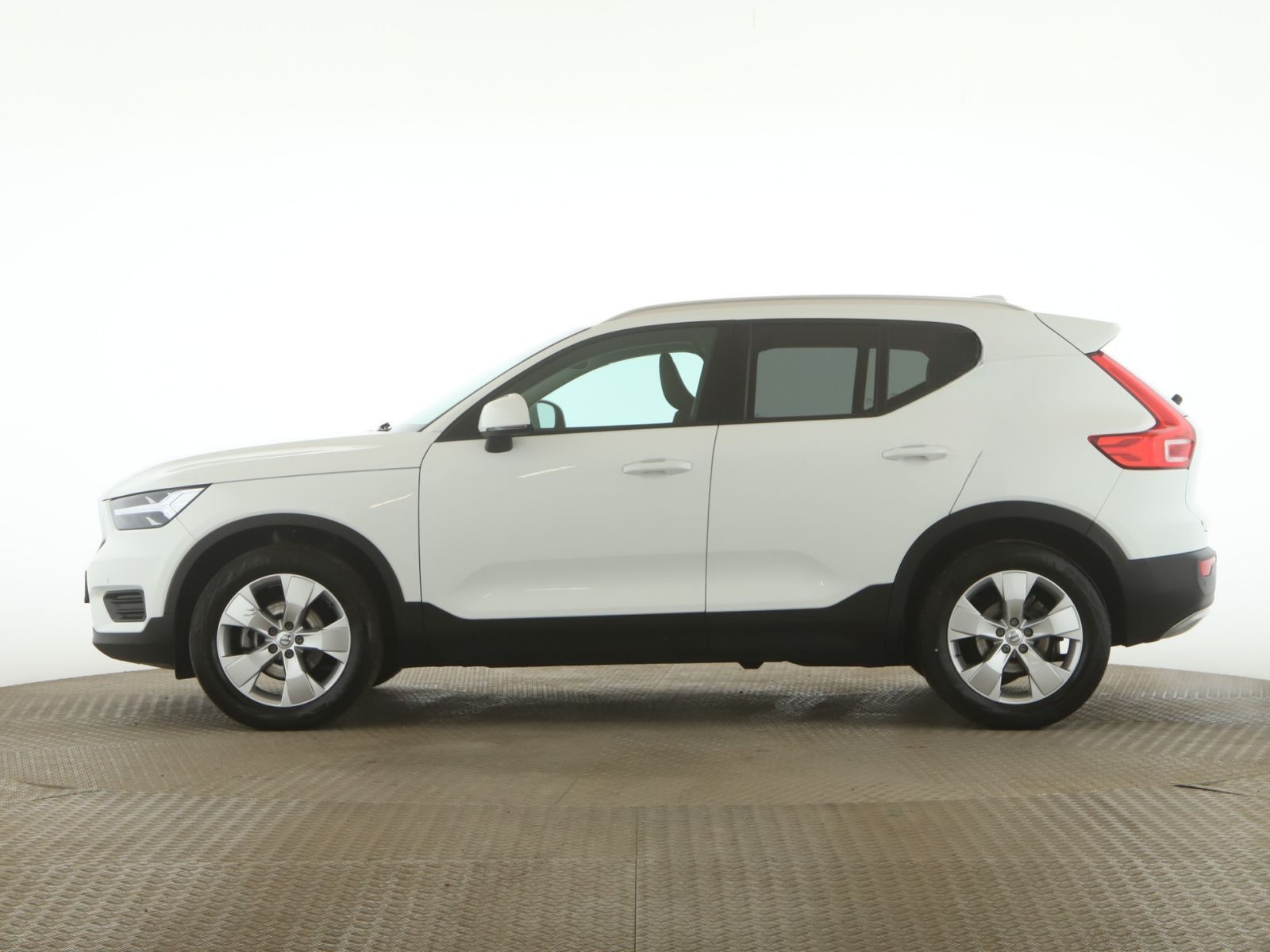 Volvo XC40 D3 Momentum Pro LED+RFK+SitzH+Navi+AppleCar foto 3