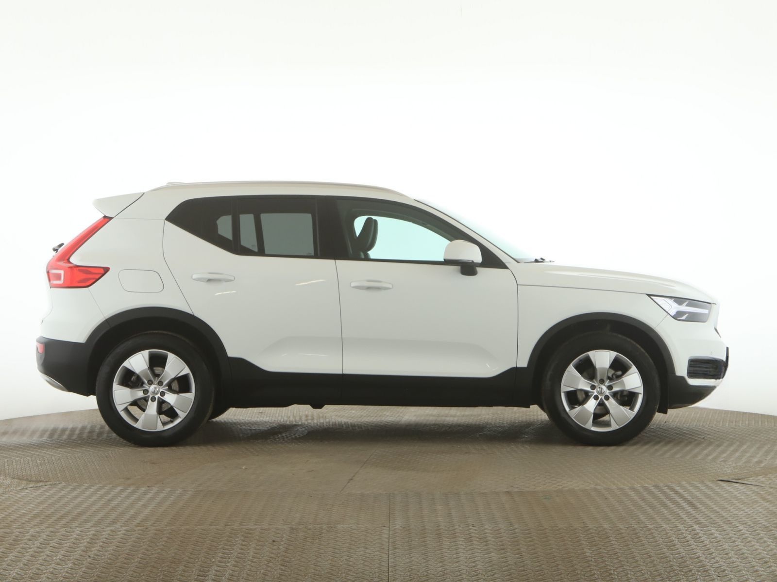Volvo XC40 D3 Momentum Pro LED+RFK+SitzH+Navi+AppleCar foto 8