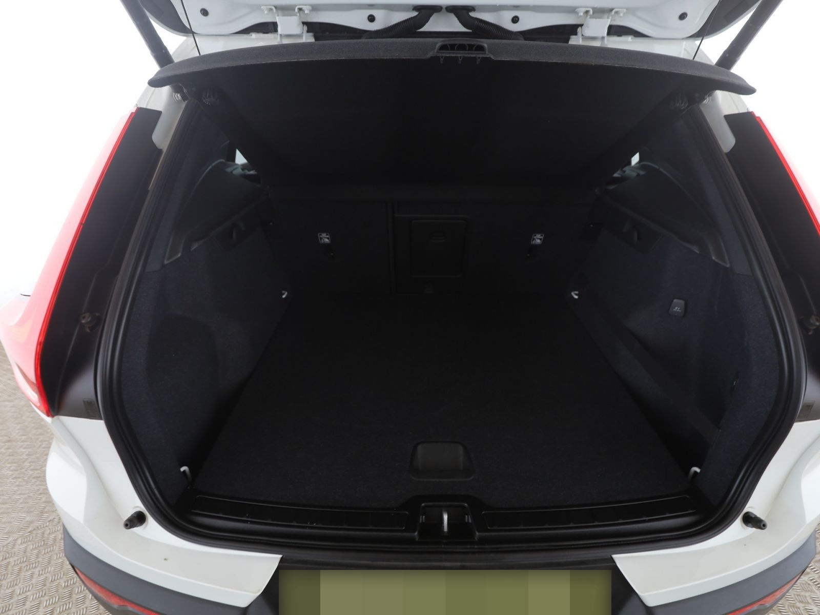 Volvo XC40 D3 Momentum Pro LED+RFK+SitzH+Navi+AppleCar foto 9