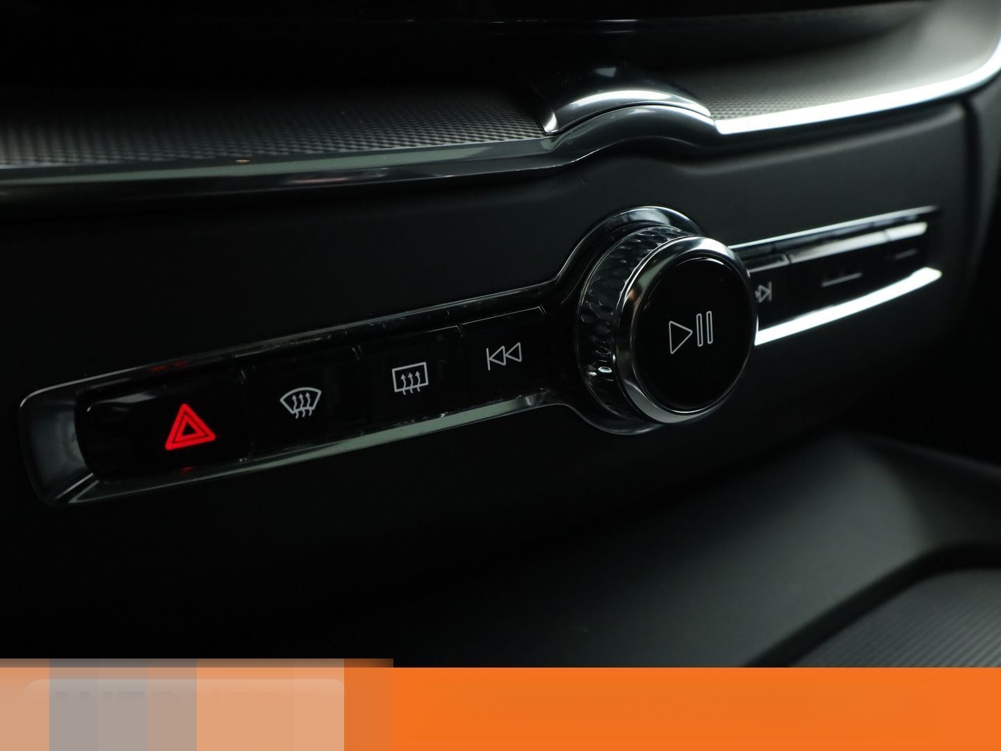 Volvo XC60 2.0 T6 Plug-in Hybrid R-Design AWD Aut.*LED foto 25