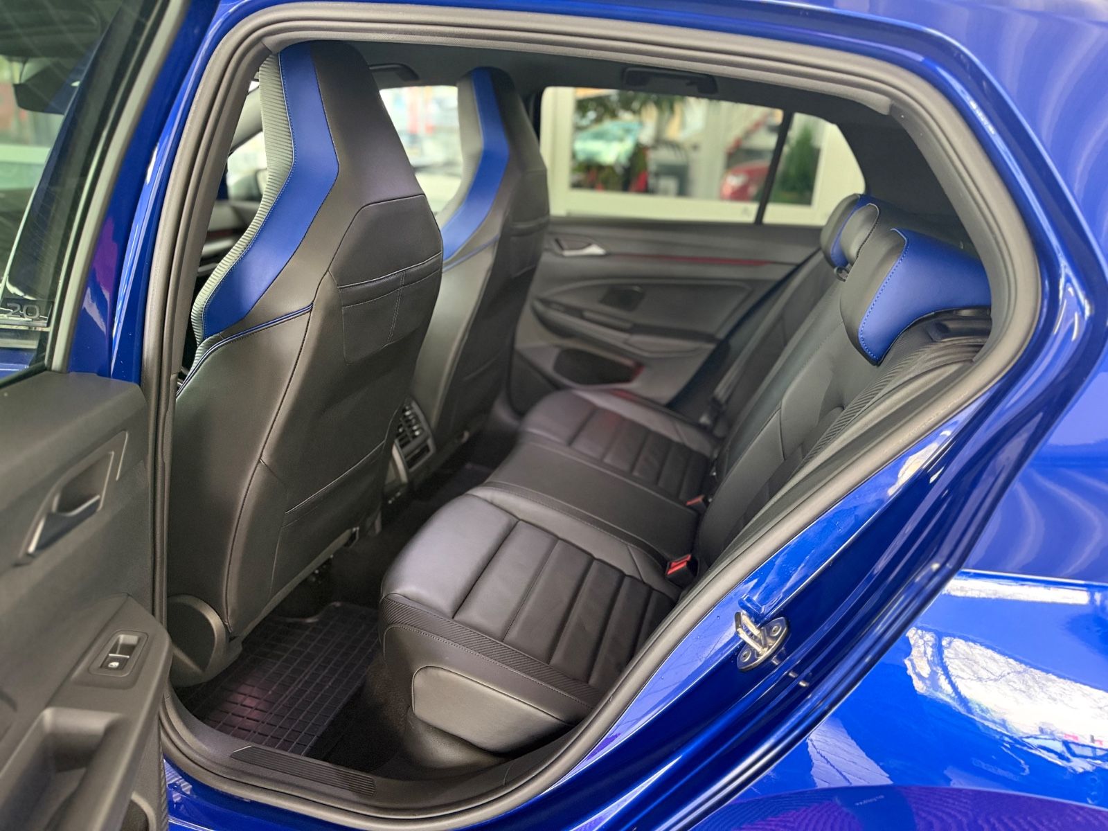 Volkswagen Golf VIII Lim. R 20 Years *R Performance* AKRA* foto 14