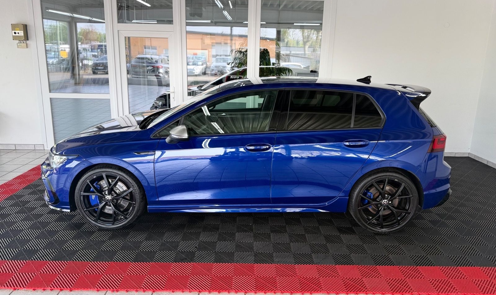 Volkswagen Golf VIII Lim. R 20 Years *R Performance* AKRA* foto 4