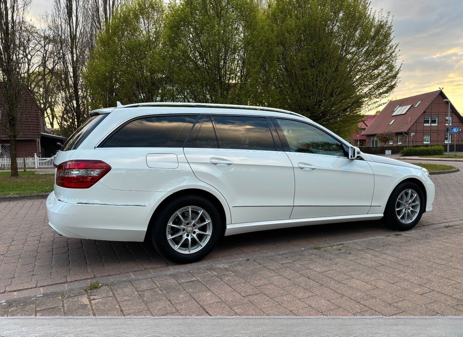 Mercedes-Benz E 220 CDI Avantgarde TOP-ZUSTAND HU/AU/INSP. neu foto 16