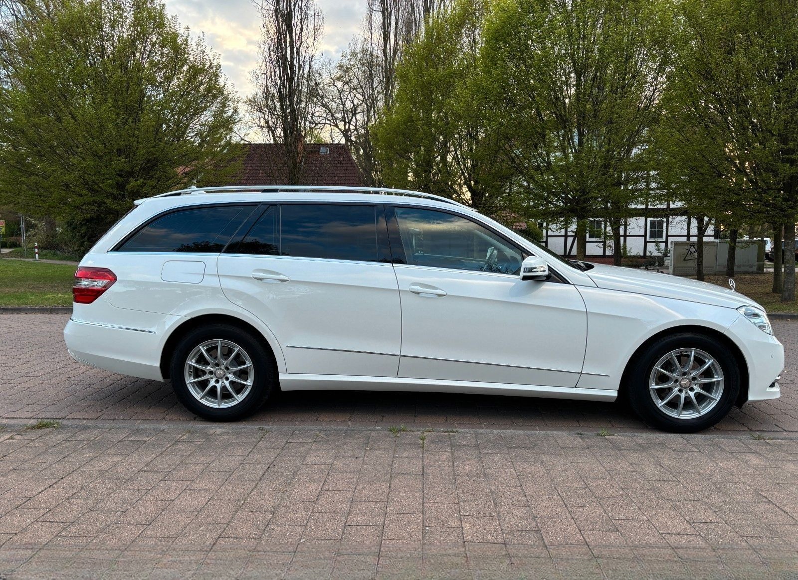 Mercedes-Benz E 220 CDI Avantgarde TOP-ZUSTAND HU/AU/INSP. neu foto 17