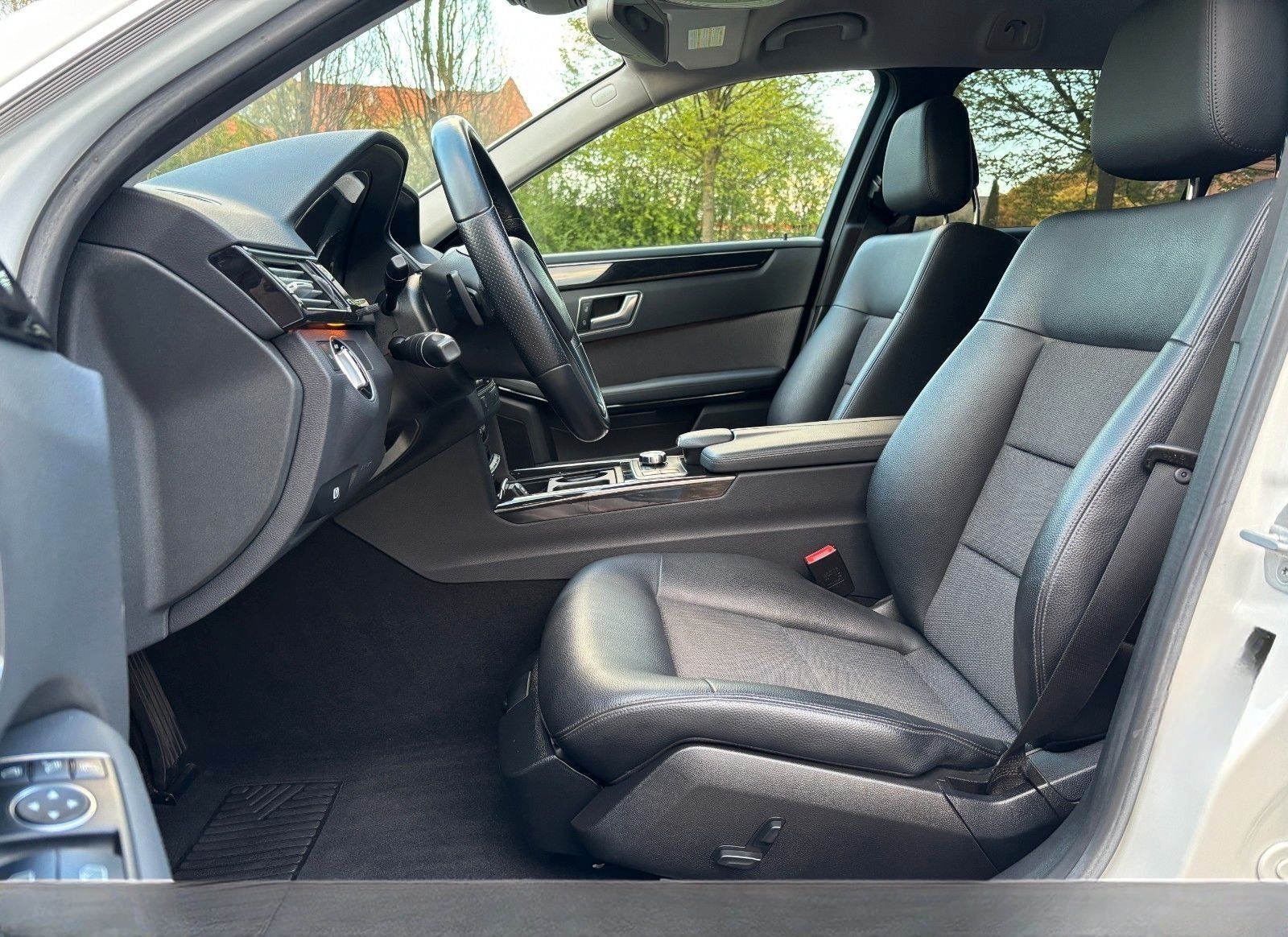 Mercedes-Benz E 220 CDI Avantgarde TOP-ZUSTAND HU/AU/INSP. neu foto 24