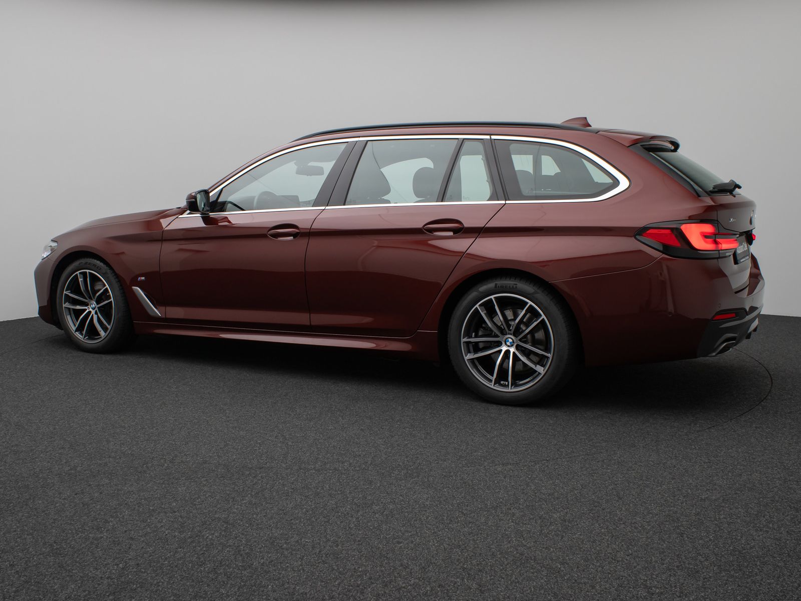 BMW 520d xD M Sport Kamera HUD DAB Alarm Individual foto 10