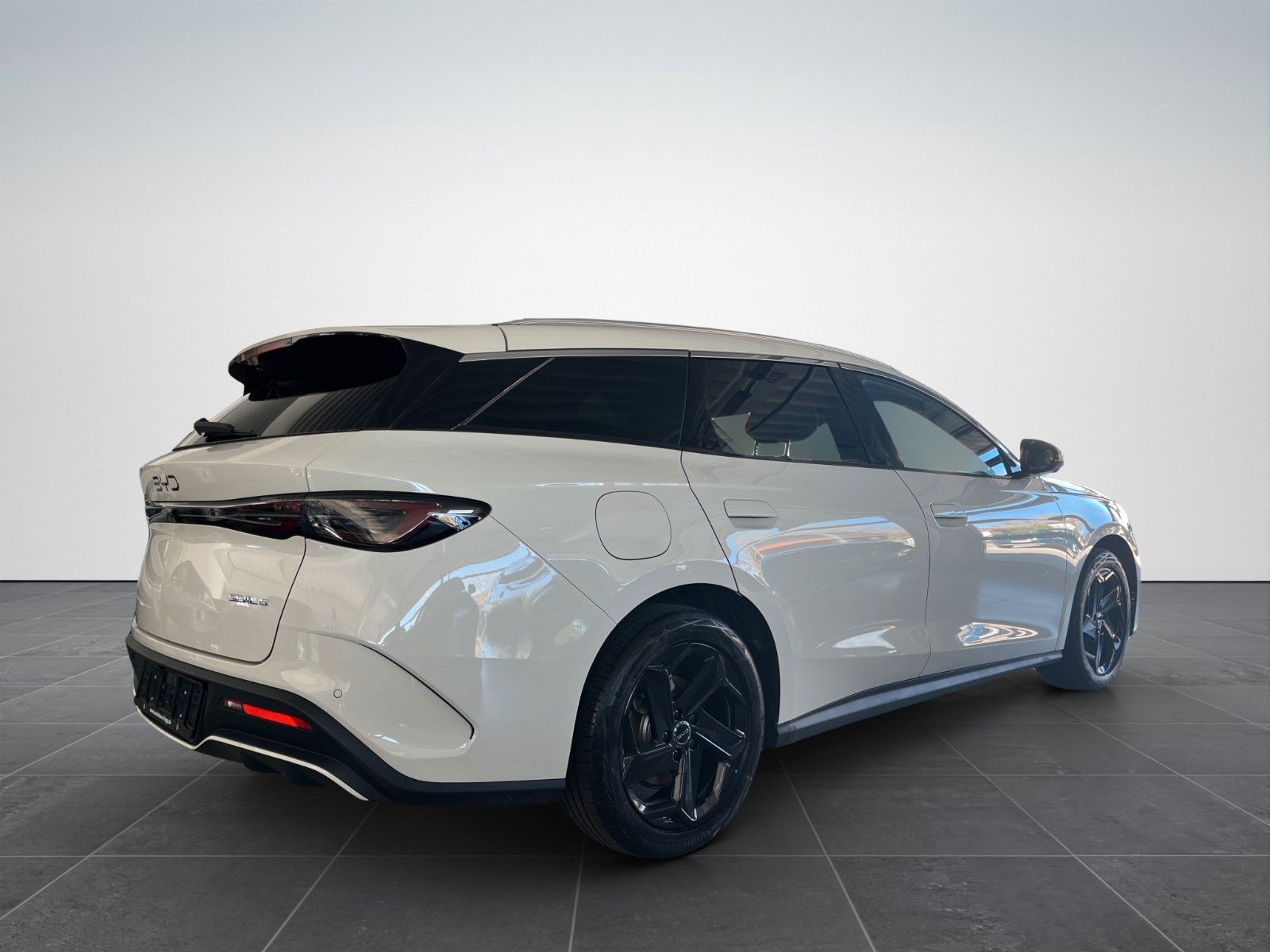 BYD SEAL 6 DM-i TOURING Comfort/360°/HUD/SHZ/PANO-DA foto 3