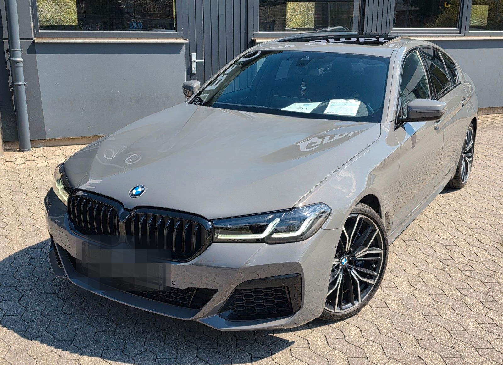 BMW M550i xDrive*Ambiente*Apple Carplay*Schiebedach* foto 2