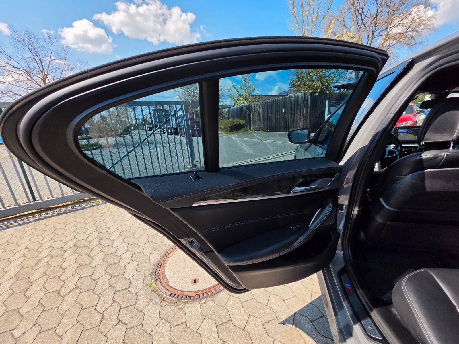 BMW M550i xDrive*Ambiente*Apple Carplay*Schiebedach* foto 17