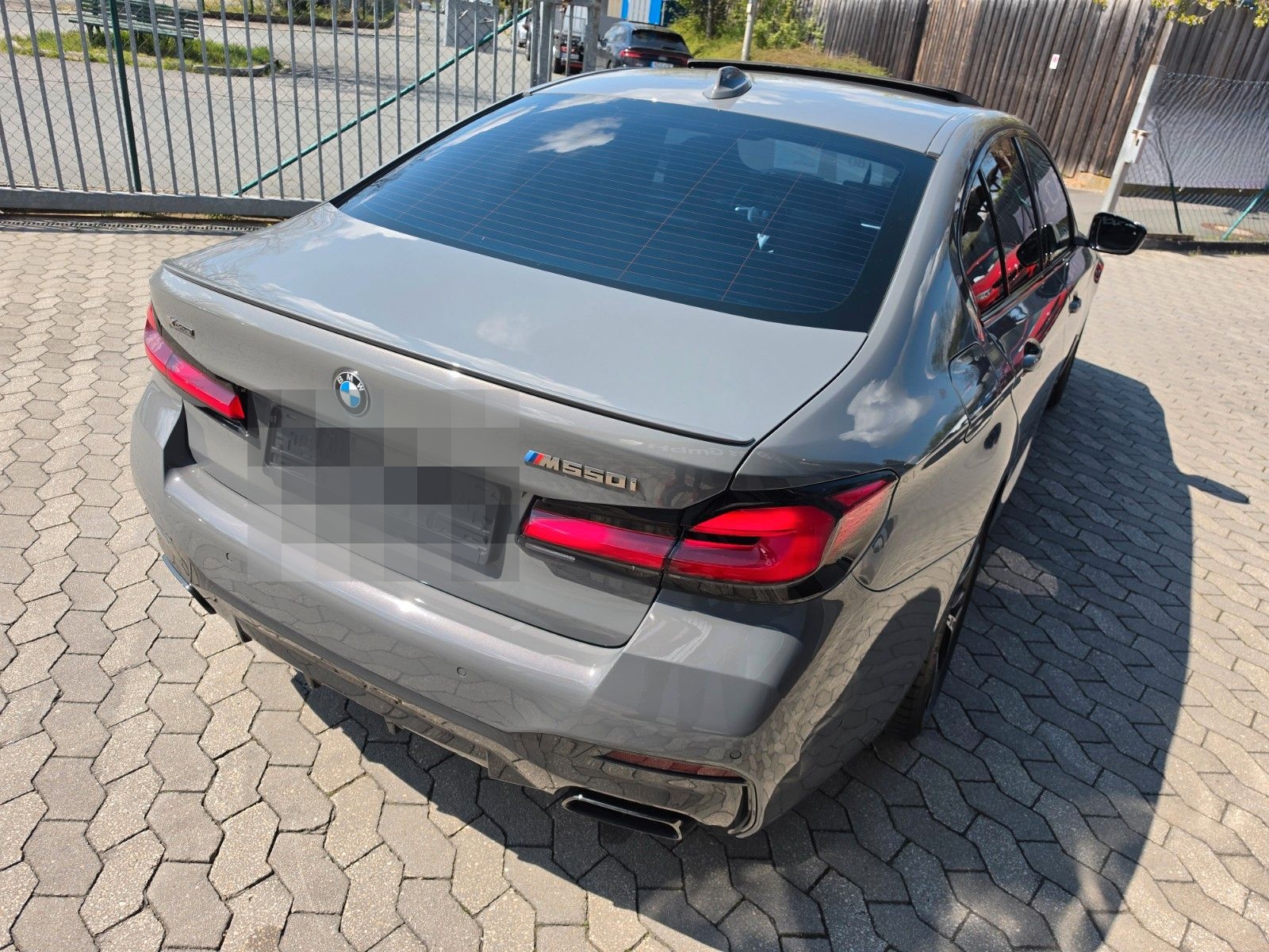 BMW M550i xDrive*Ambiente*Apple Carplay*Schiebedach* foto 7