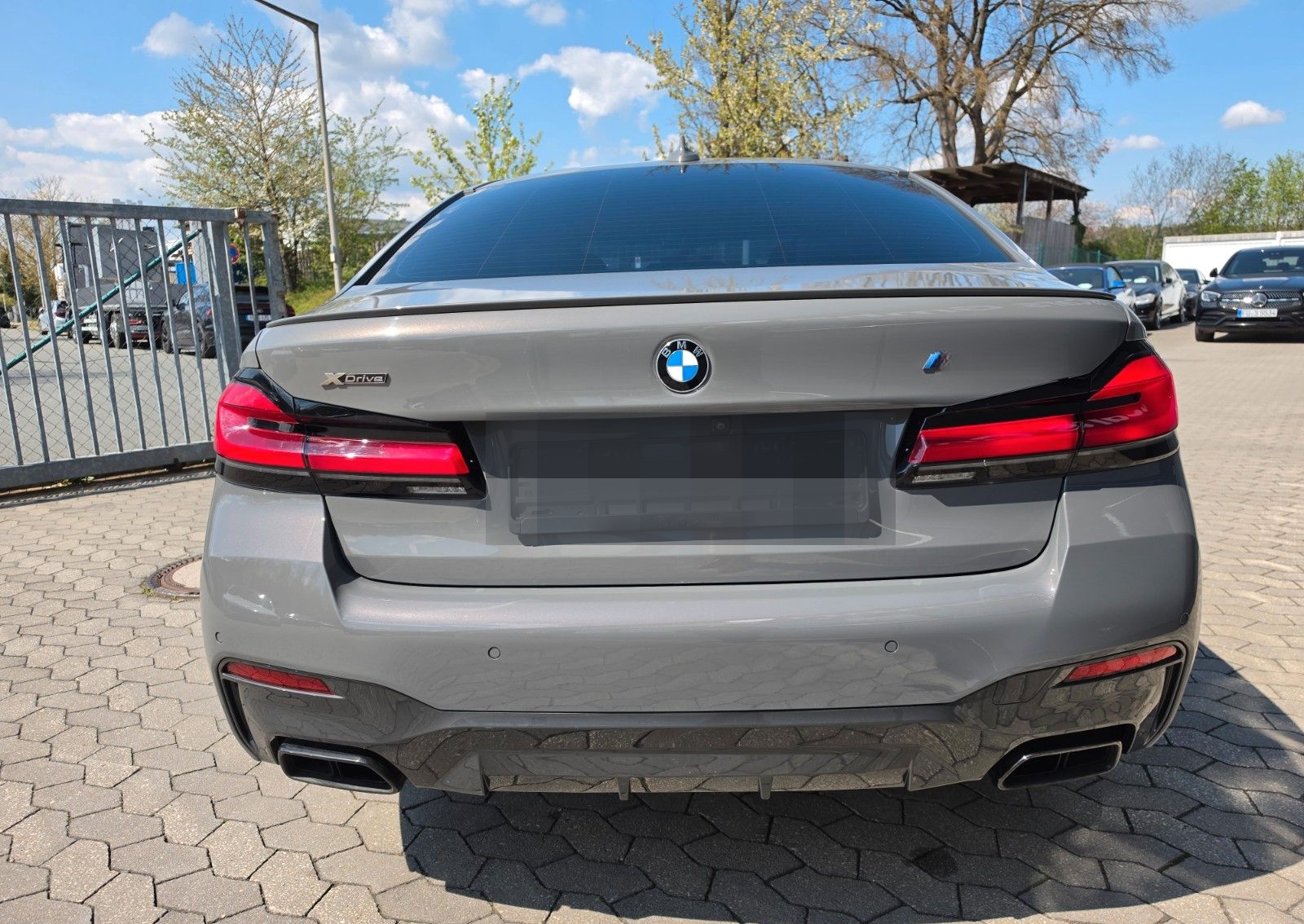 BMW M550i xDrive*Ambiente*Apple Carplay*Schiebedach* foto 8