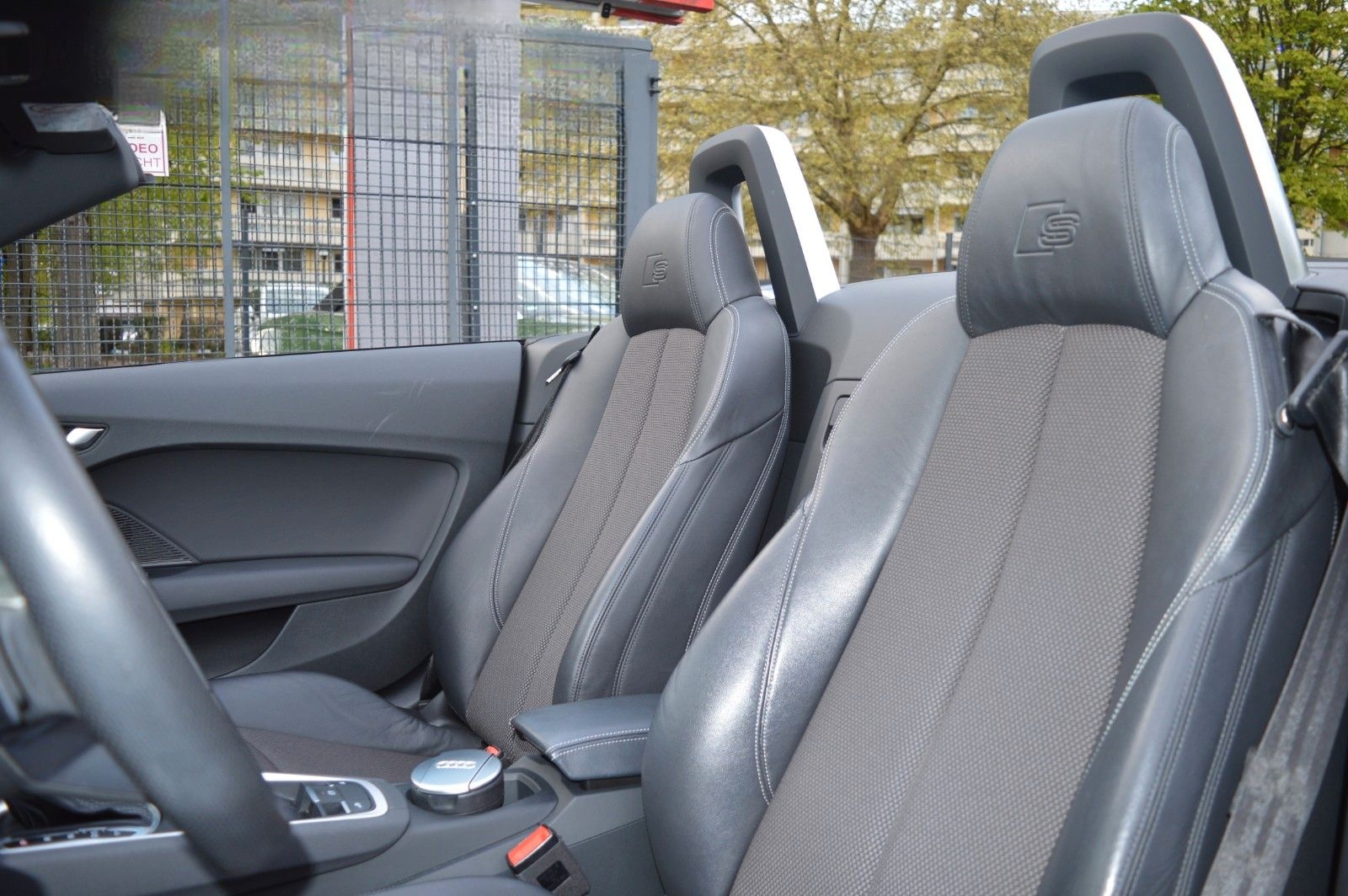 Audi TT Roadster 1.8 TFSI S line Automatik foto 14