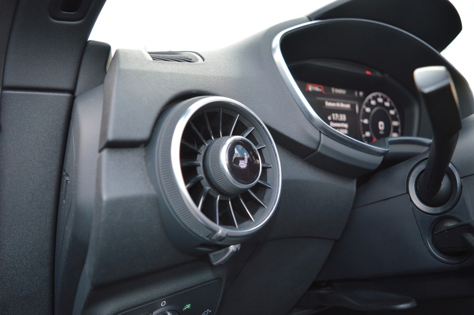 Audi TT Roadster 1.8 TFSI S line Automatik foto 16