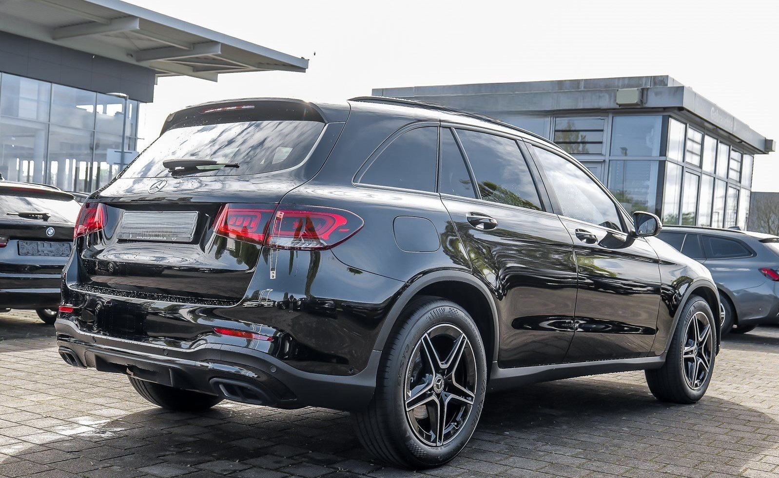 Mercedes-Benz GLC 200 4Matic AMG Line 9G-TRONIC foto 2