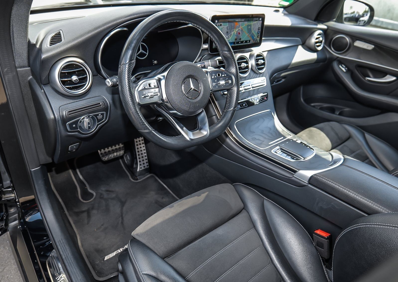 Mercedes-Benz GLC 200 4Matic AMG Line 9G-TRONIC foto 16