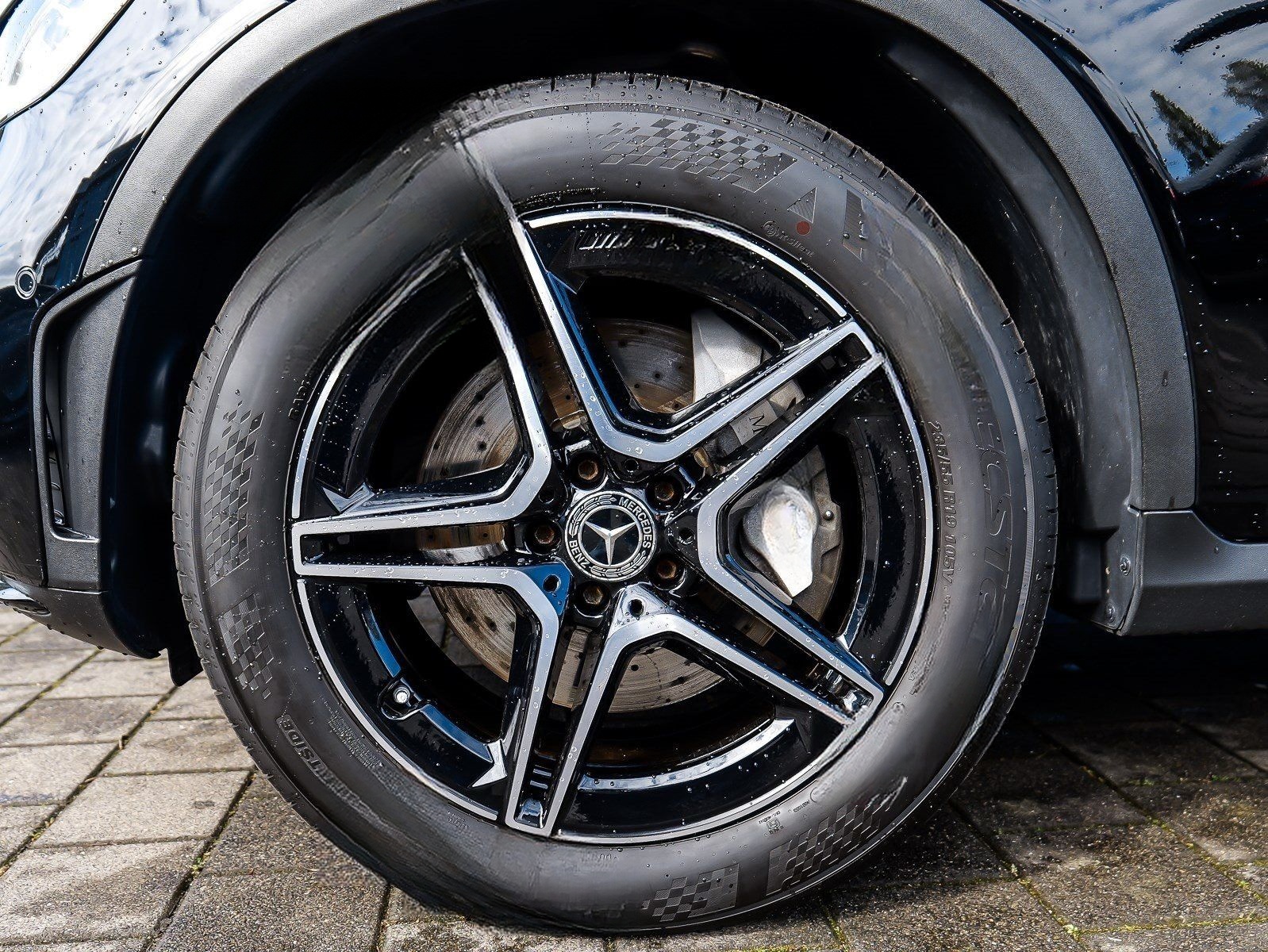 Mercedes-Benz GLC 200 4Matic AMG Line 9G-TRONIC foto 4