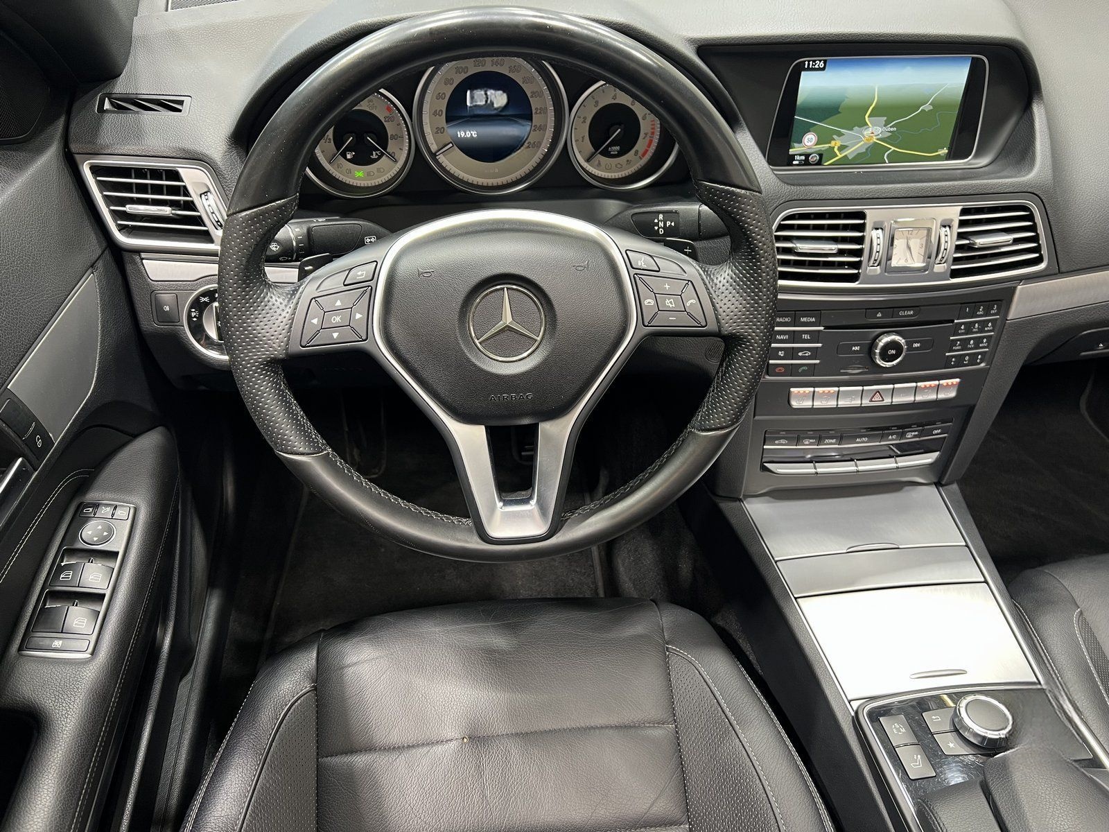 Mercedes-Benz E 250 Cabrio 7G AIRSCARF LEDER COMAND LED ILS !! foto 7