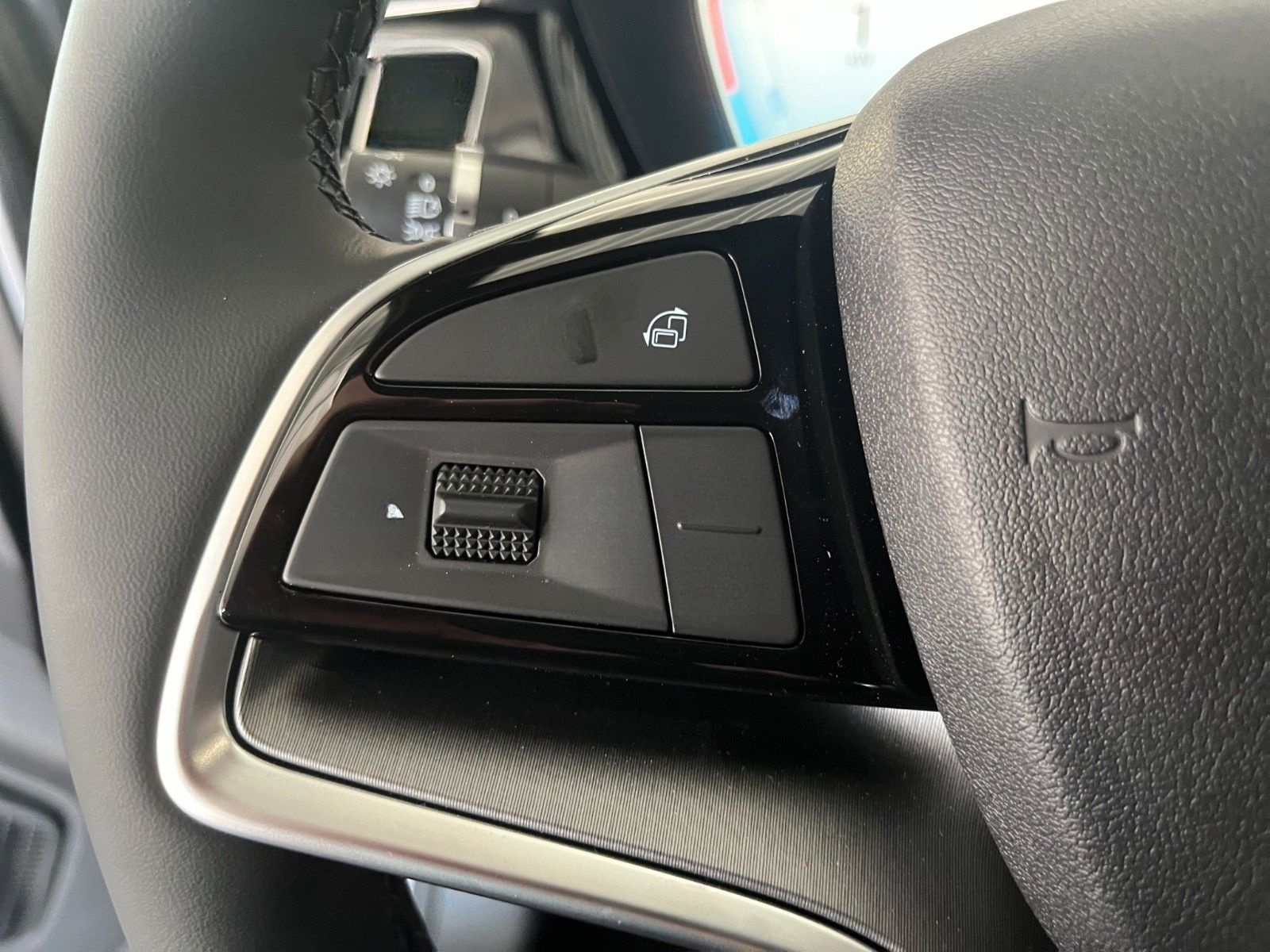 BYD SEAL U DM-i Design AWD  /360°/HUD/SHZ/PANO-DA foto 16