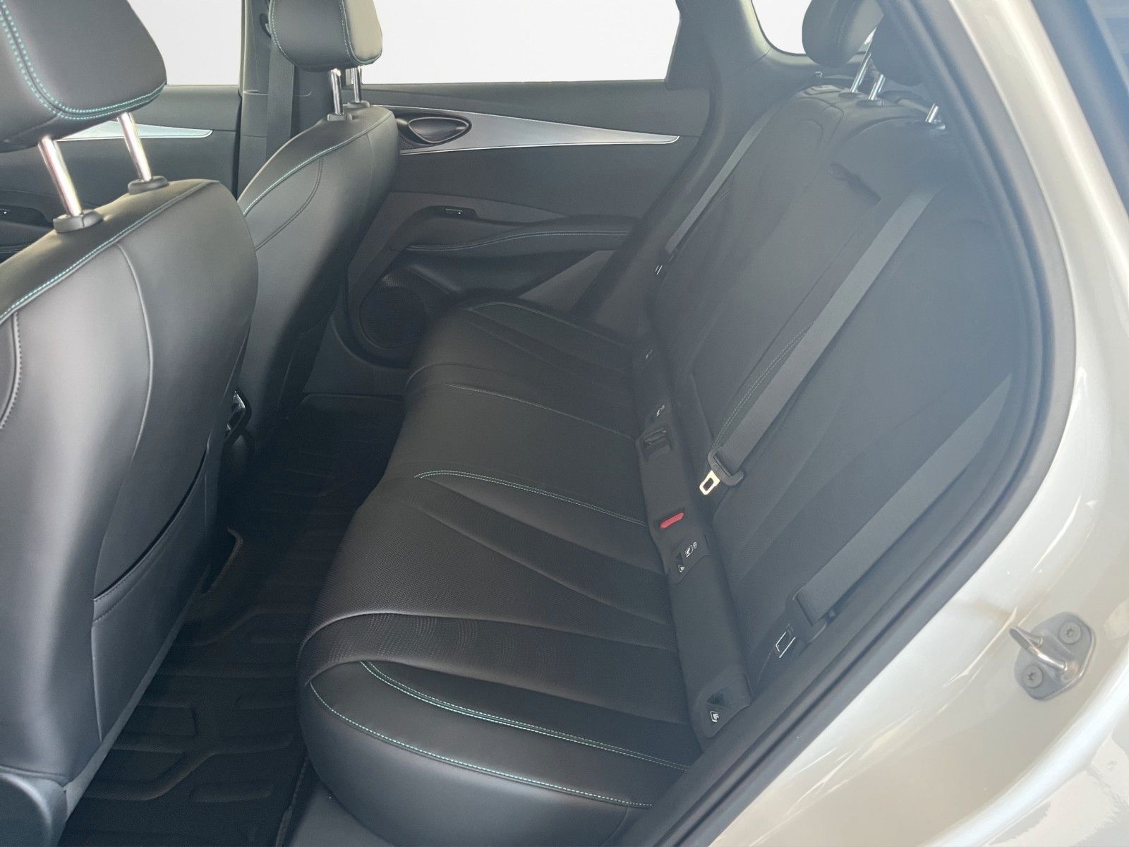 BYD SEAL 6 DM-i TOURING Comfort/360°/HUD/SHZ/PANO-DA foto 10