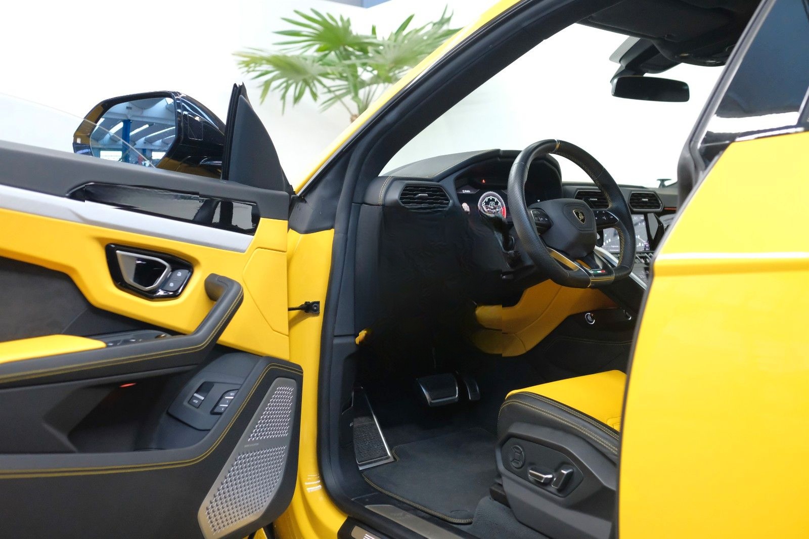 Lamborghini Urus/B&O/NIGHT/ADAS/Q-CITURA/STYLE/STERNENHIMMEL foto 12