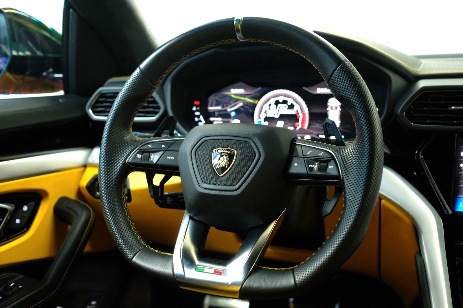 Lamborghini Urus/B&O/NIGHT/ADAS/Q-CITURA/STYLE/STERNENHIMMEL foto 16
