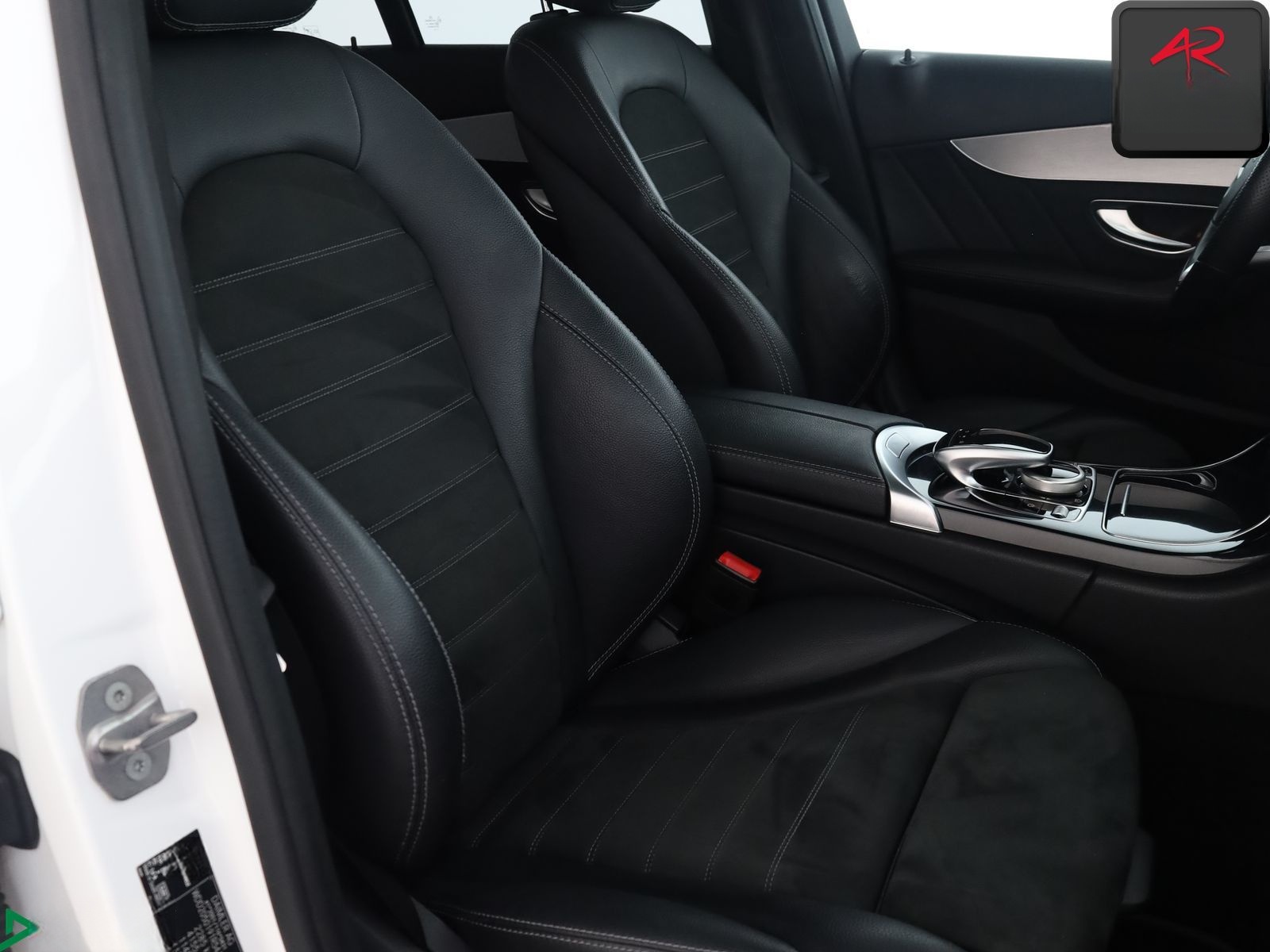 Mercedes-Benz C 300 d 4M 3x AMG NIGHT MULTIBEAM,DISTRO,KAMERA foto 11