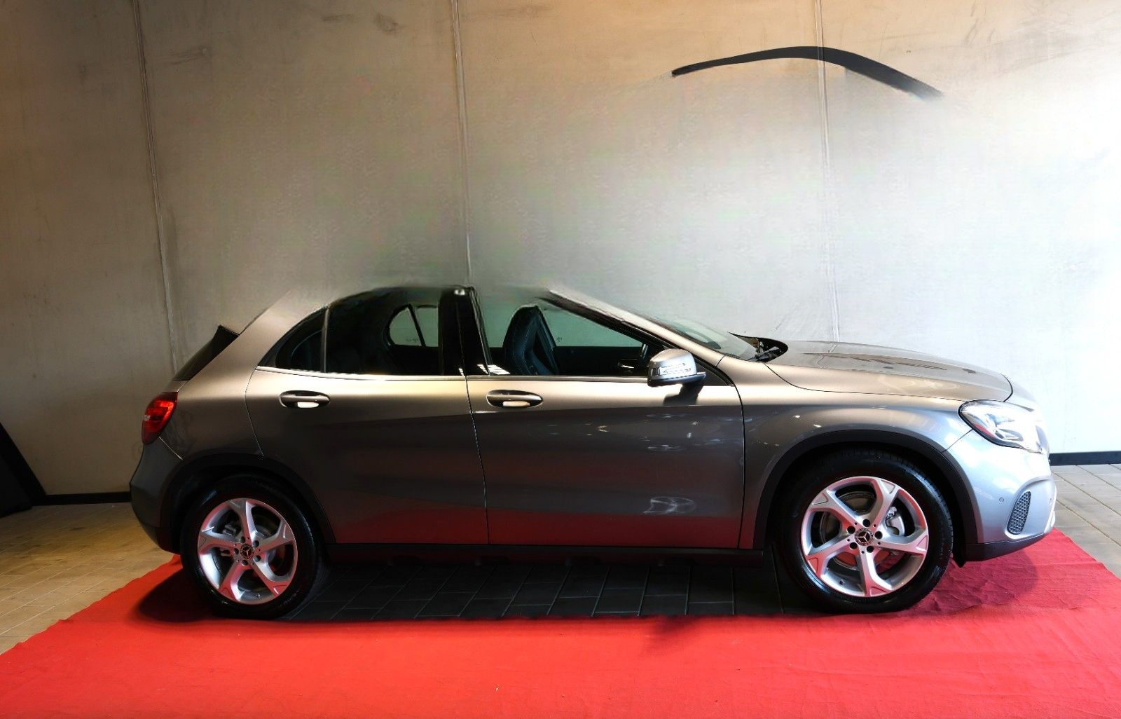 Mercedes-Benz GLA 180 AHK LED TOT NAVI KEYLESS GO ATTENTIONASS foto 12