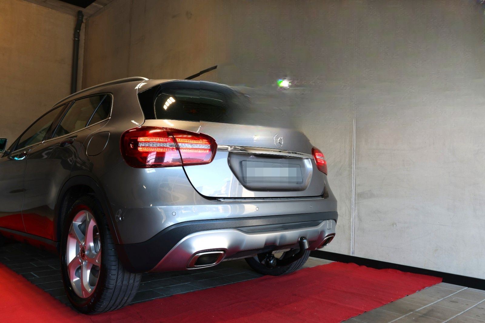 Mercedes-Benz GLA 180 AHK LED TOT NAVI KEYLESS GO ATTENTIONASS foto 4