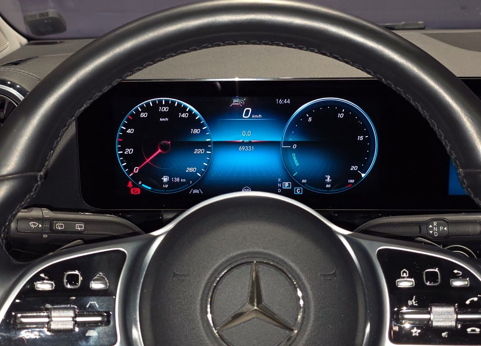 Mercedes-Benz GLA 200/PANO/1 HAND/TOP foto 13