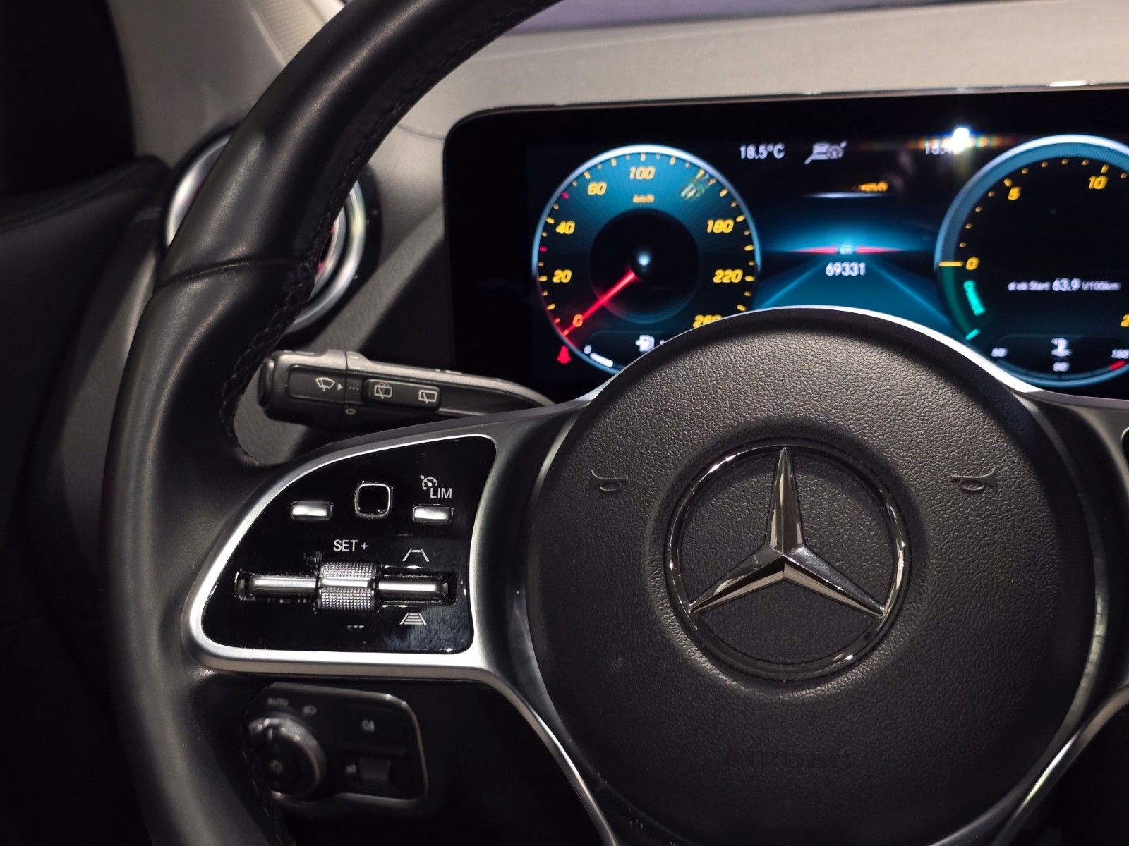 Mercedes-Benz GLA 200/PANO/1 HAND/TOP foto 15