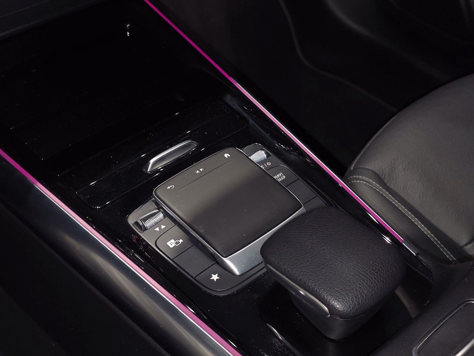 Mercedes-Benz GLA 200/PANO/1 HAND/TOP foto 19