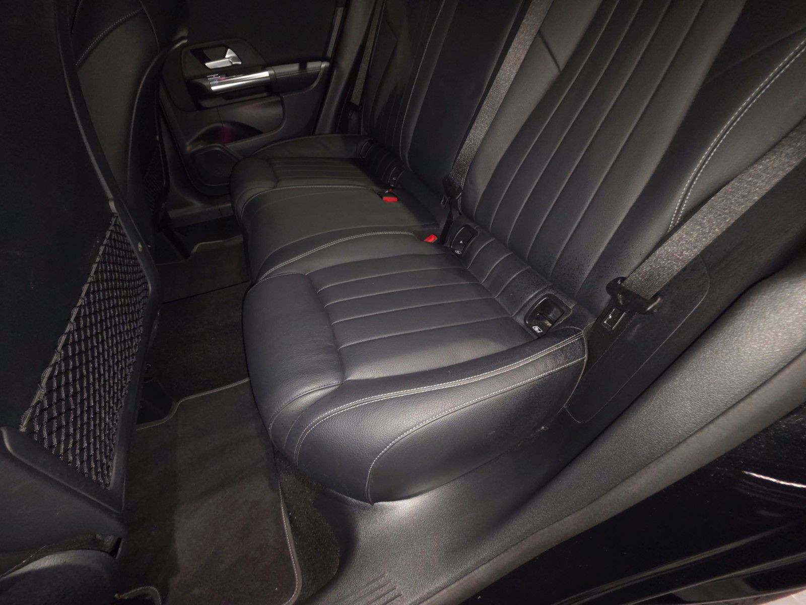 Mercedes-Benz GLA 200/PANO/1 HAND/TOP foto 25