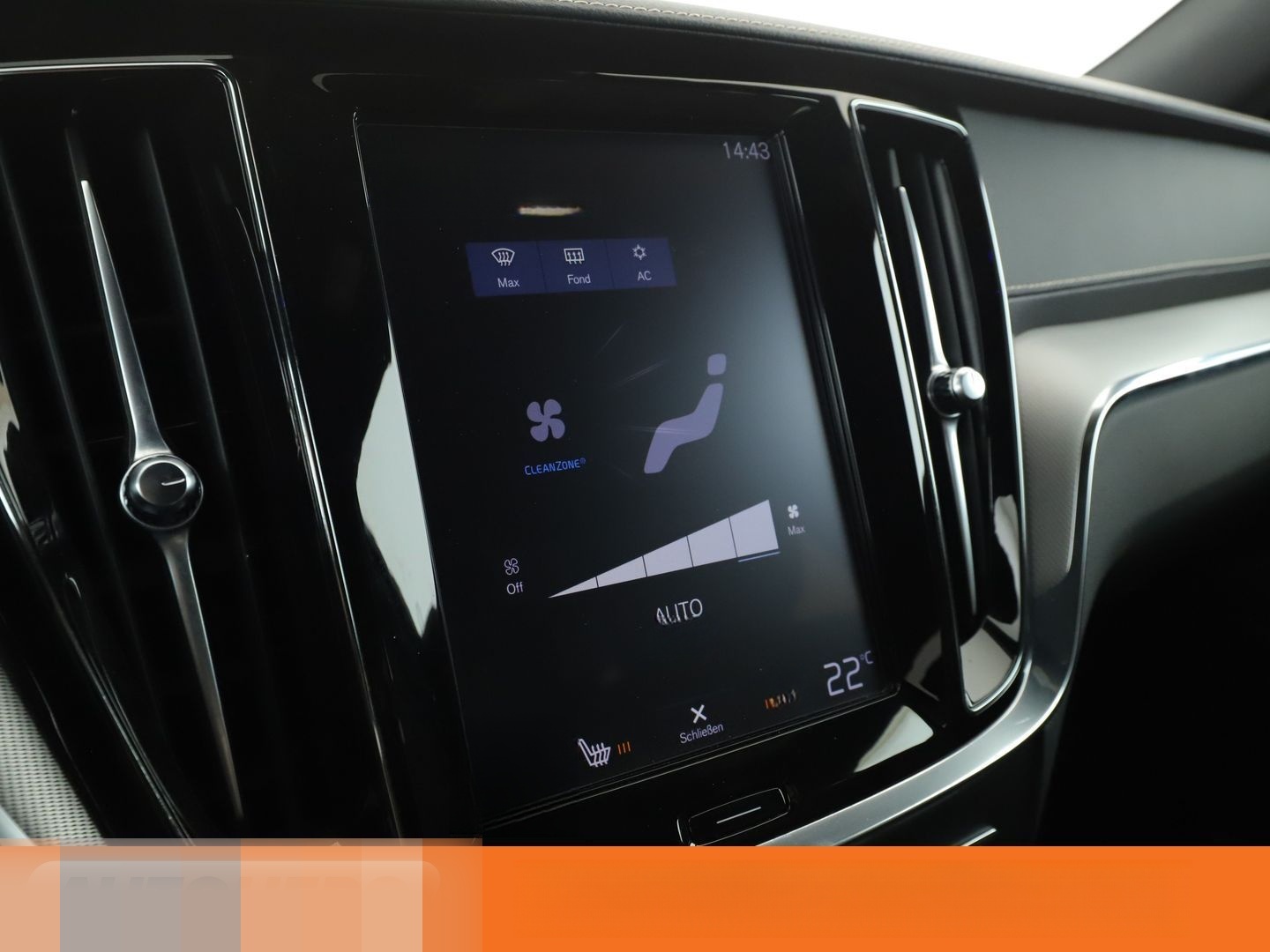 Volvo V60 2.0 T6 Plug-in Hybrid R-Design AWD Aut.*NAVI foto 24