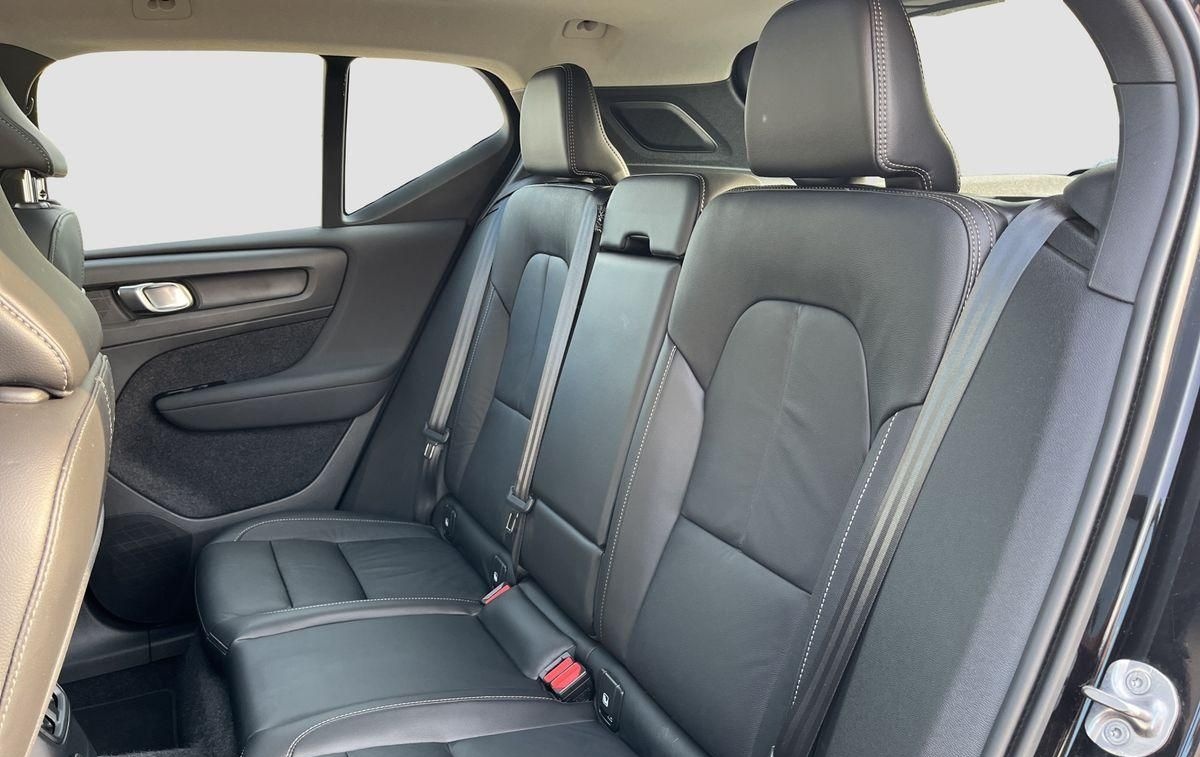 Volvo XC40 INSCRIPTION EXPRESSION RECHARGE-LED+CARPLAY foto 9