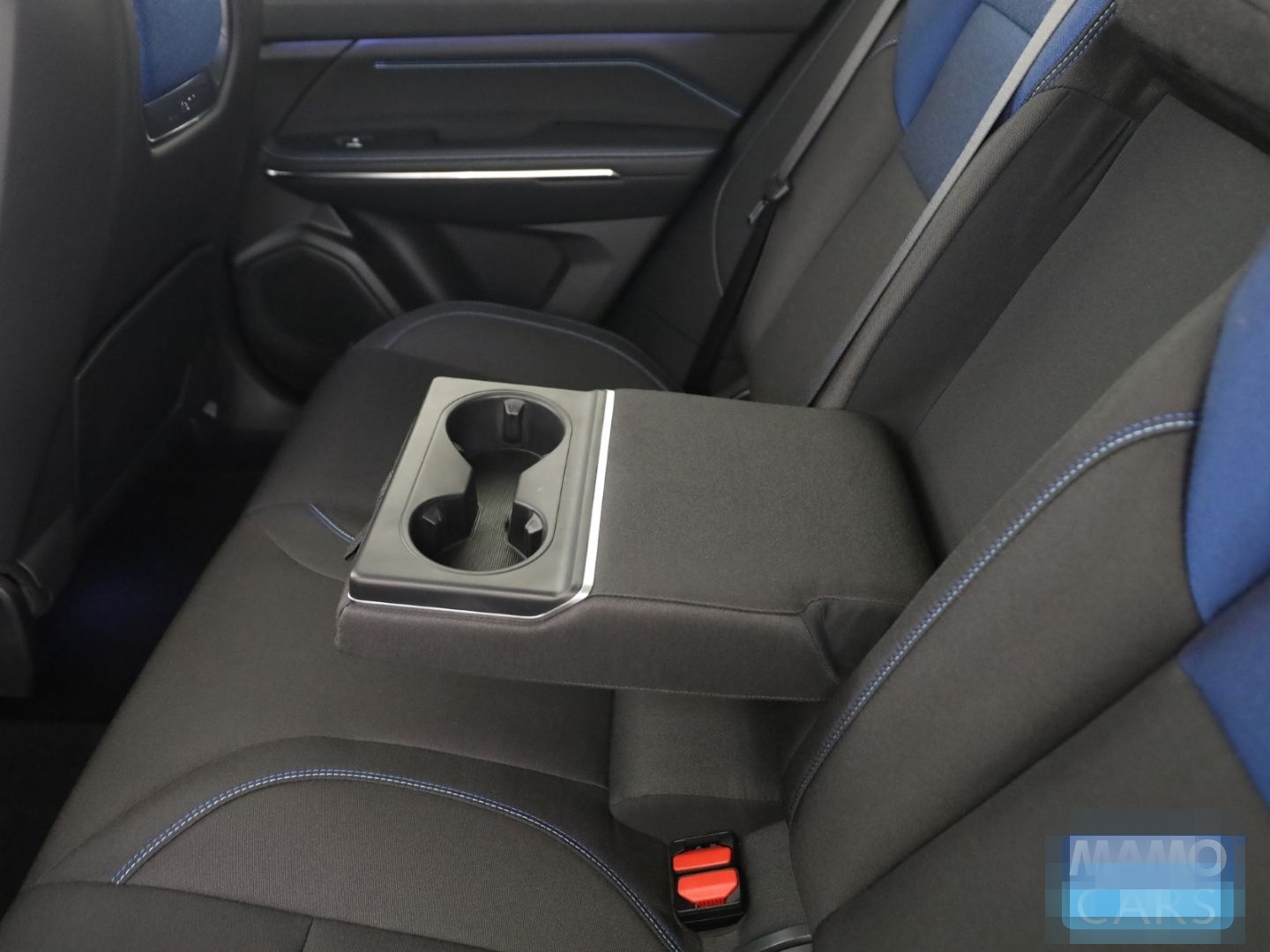 Lynk&Co 01 1.5 TD PHEV PANO/SHZ/ACC/BLIS/360CAM foto 17