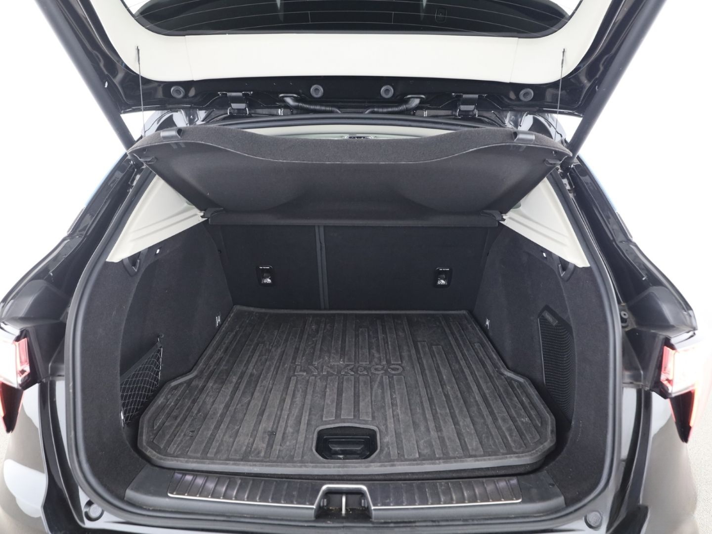 Lynk&Co 01 1.5 TD PHEV PANO/SHZ/ACC/BLIS/360CAM foto 18