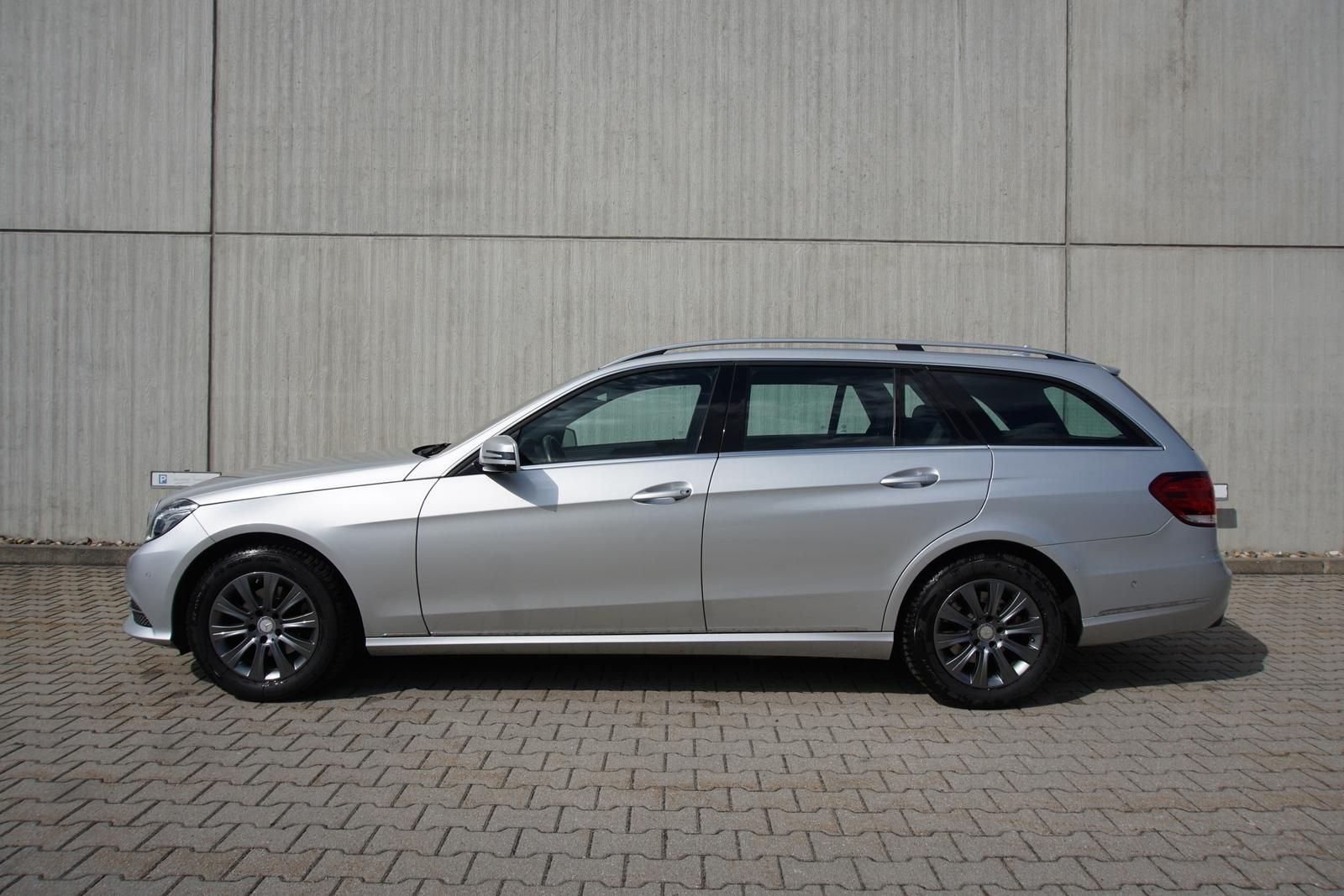 Mercedes-Benz E 220 2.1CDI Automatik Pano Navi LED PDC SHZ foto 2