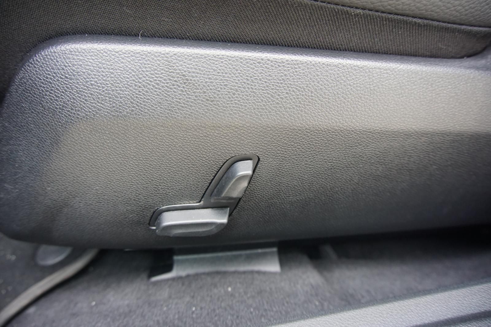 Mercedes-Benz E 220 2.1CDI Automatik Pano Navi LED PDC SHZ foto 15