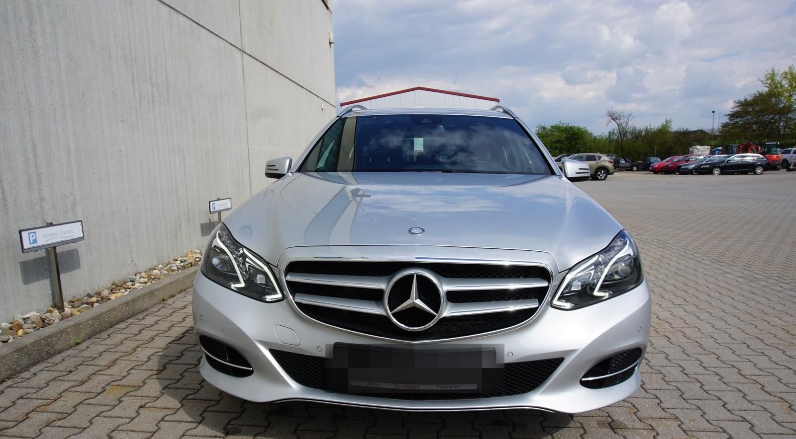 Mercedes-Benz E 220 2.1CDI Automatik Pano Navi LED PDC SHZ foto 4