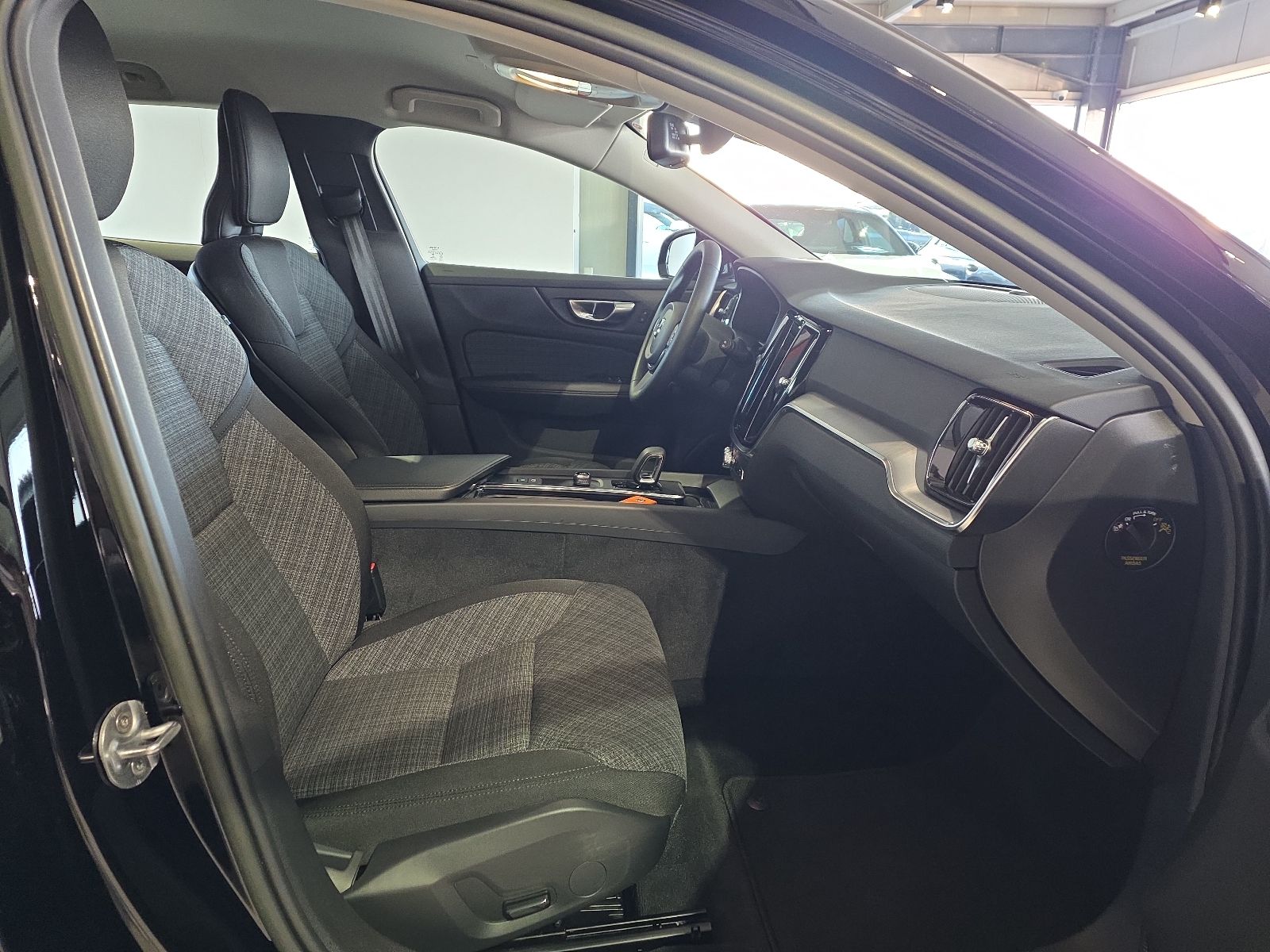 Volvo V60 B3 Essential Kamera WinterPaket LED Google foto 12