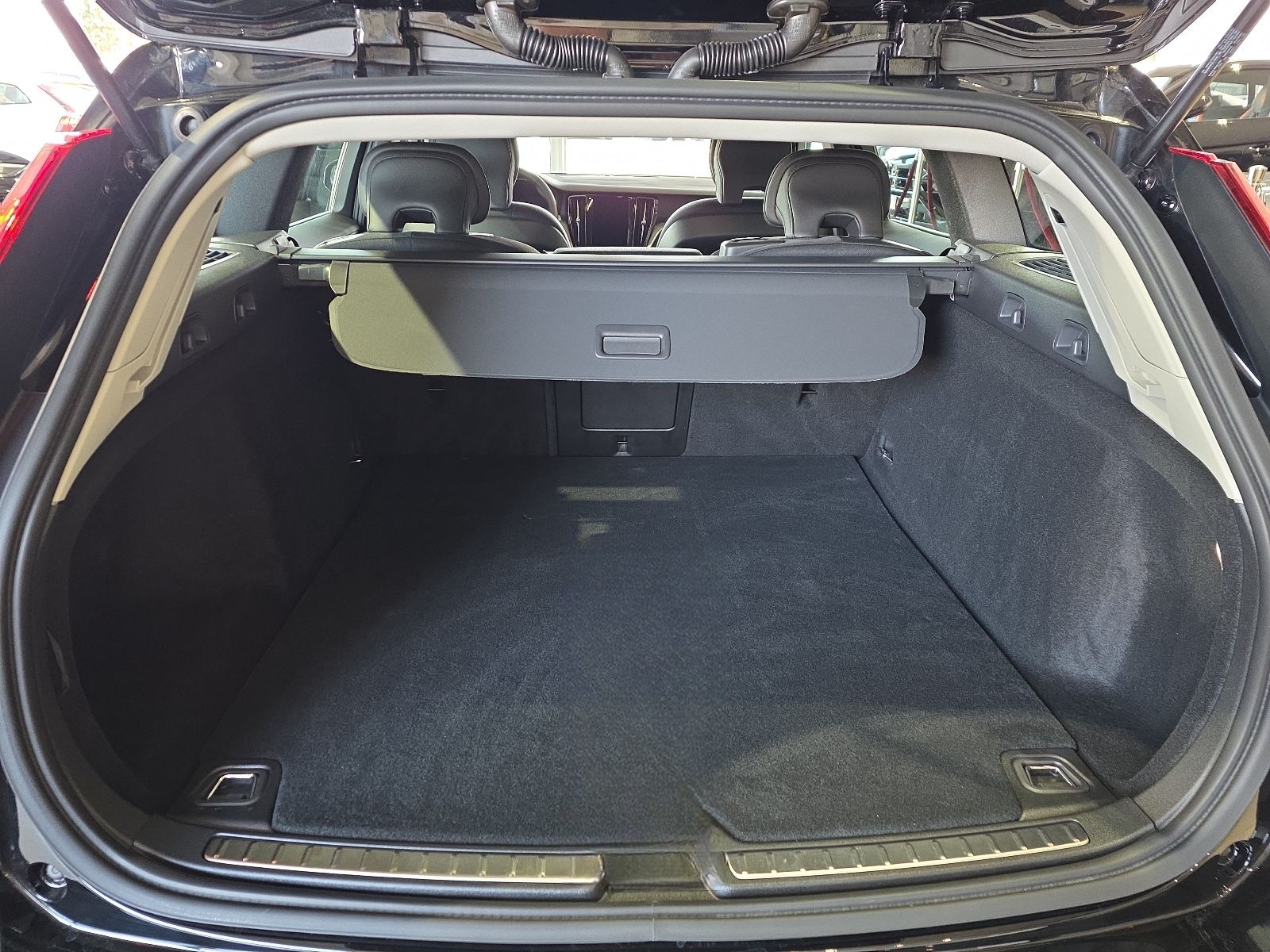 Volvo V60 B3 Essential Kamera WinterPaket LED Google foto 15