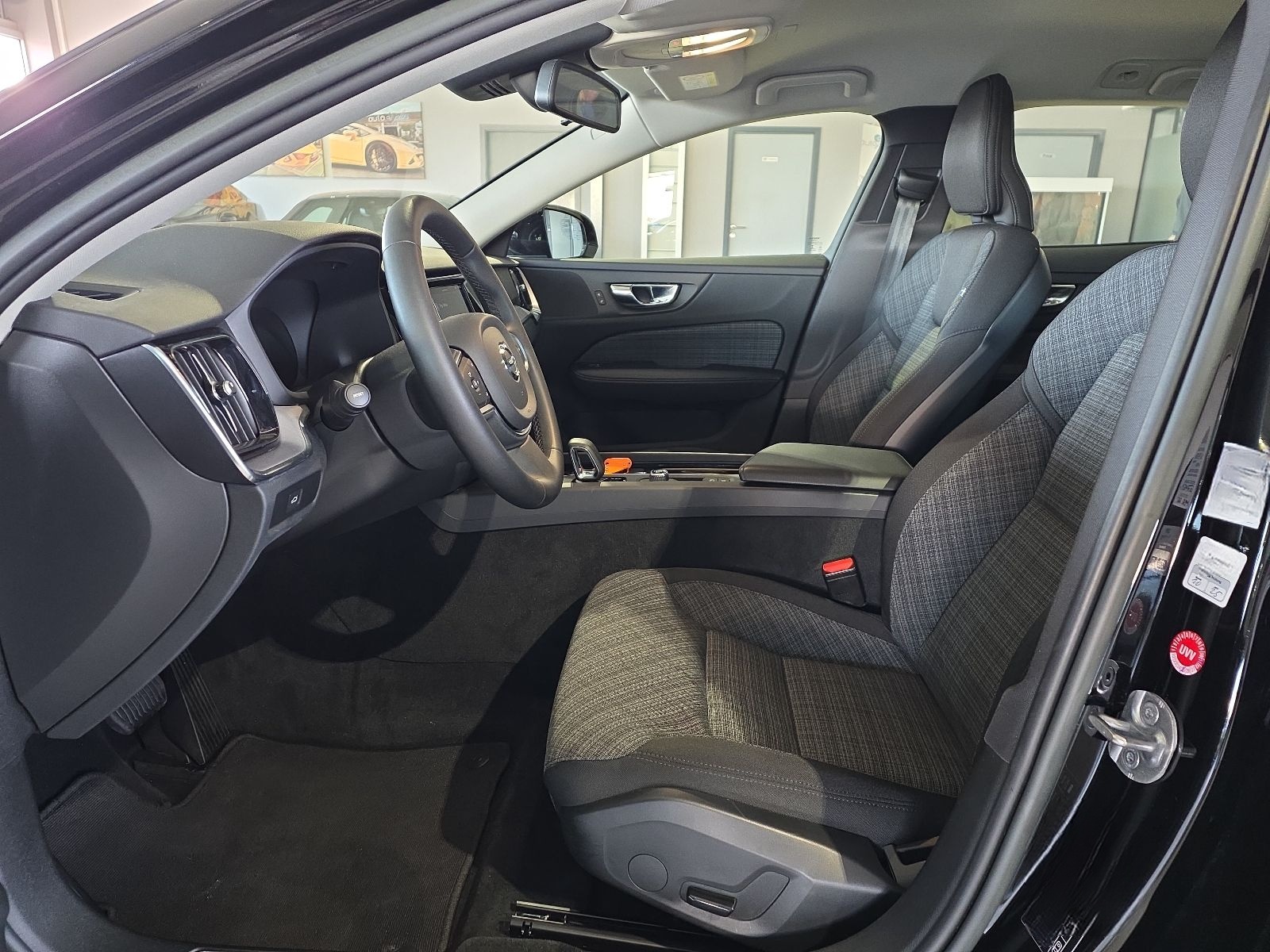 Volvo V60 B3 Essential Kamera WinterPaket LED Google foto 18