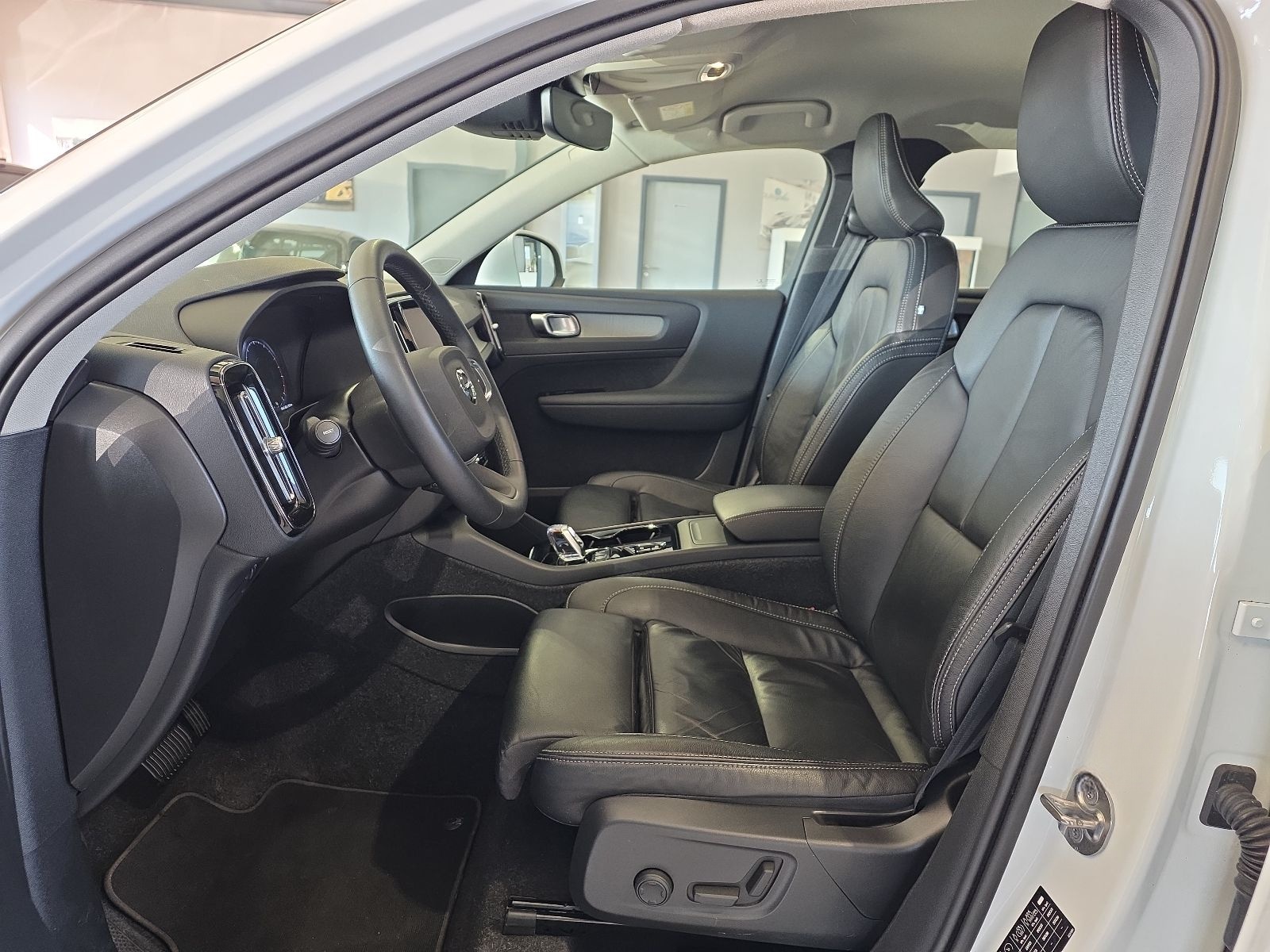 Volvo XC40 B4 Inscription ACC 360° Leder LED el.Sitze foto 19